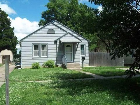 Homes For Sale - 1010 N Maple St<br/> Mcpherson County, McPherson, KS 67460