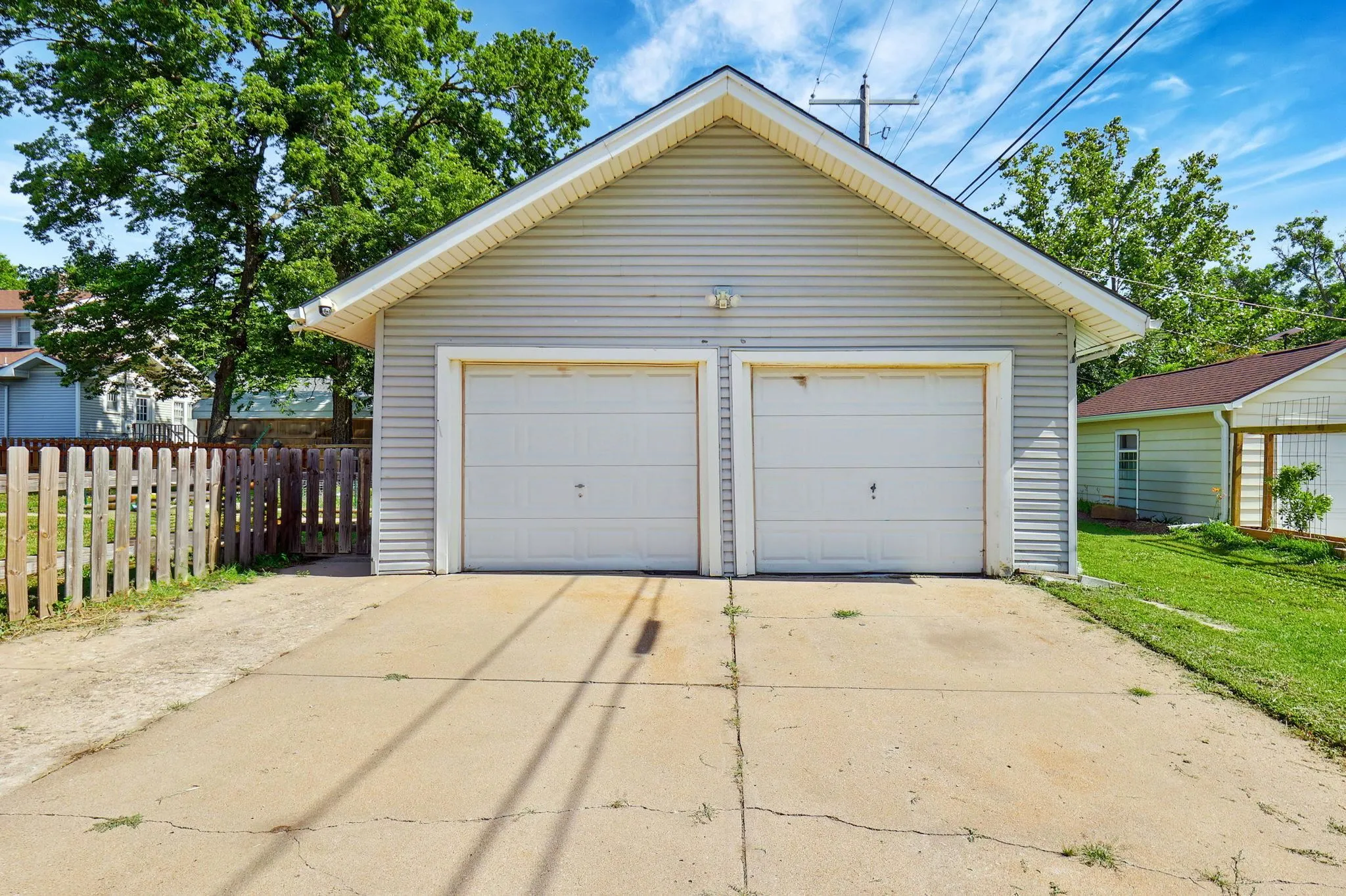 El Dorado, Kansas 67042, United States, 3 Bedrooms Bedrooms, ,2 BathroomsBathrooms,Residential,Pending,166047