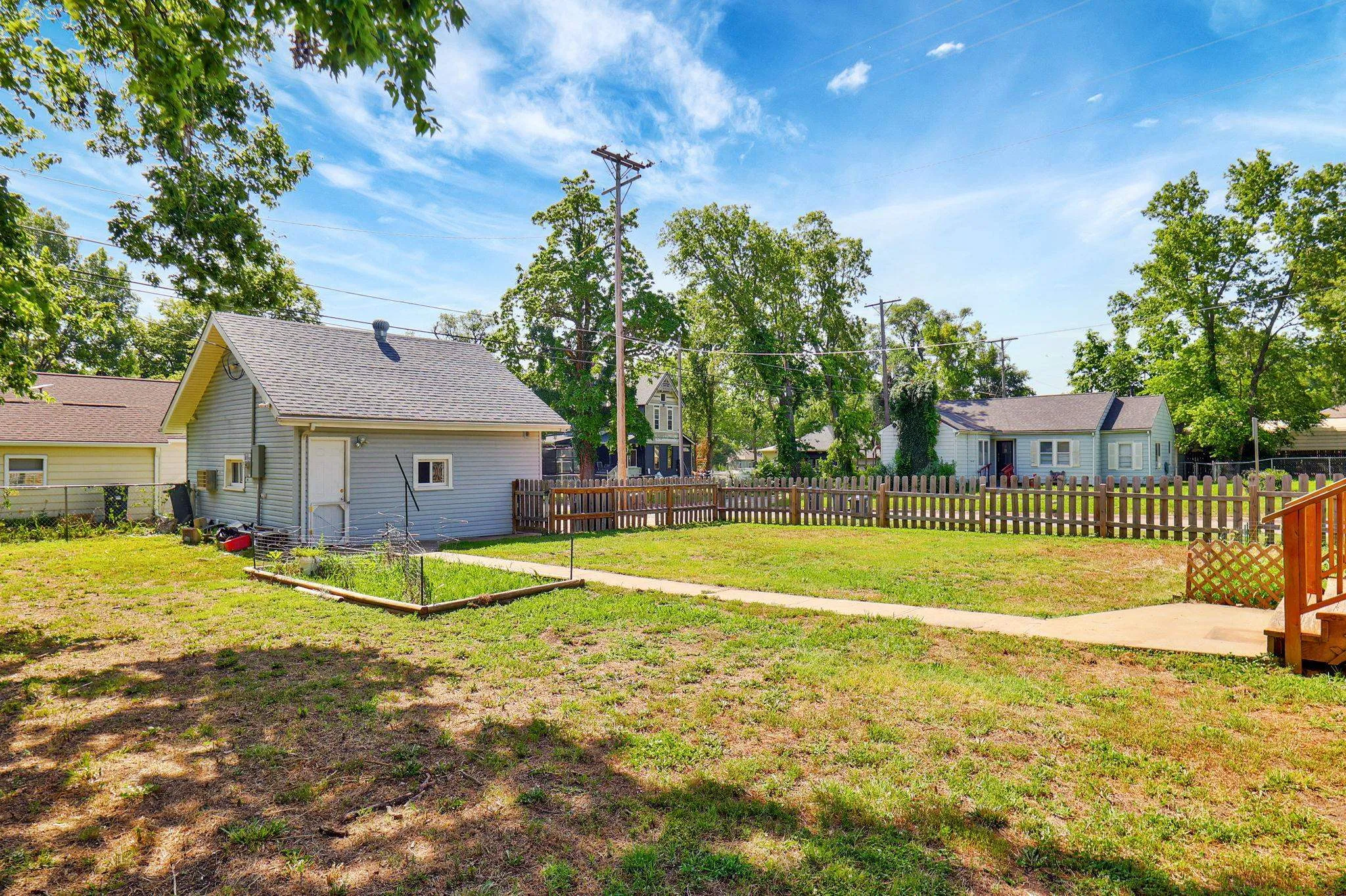 El Dorado, Kansas 67042, United States, 3 Bedrooms Bedrooms, ,2 BathroomsBathrooms,Residential,Pending,166047