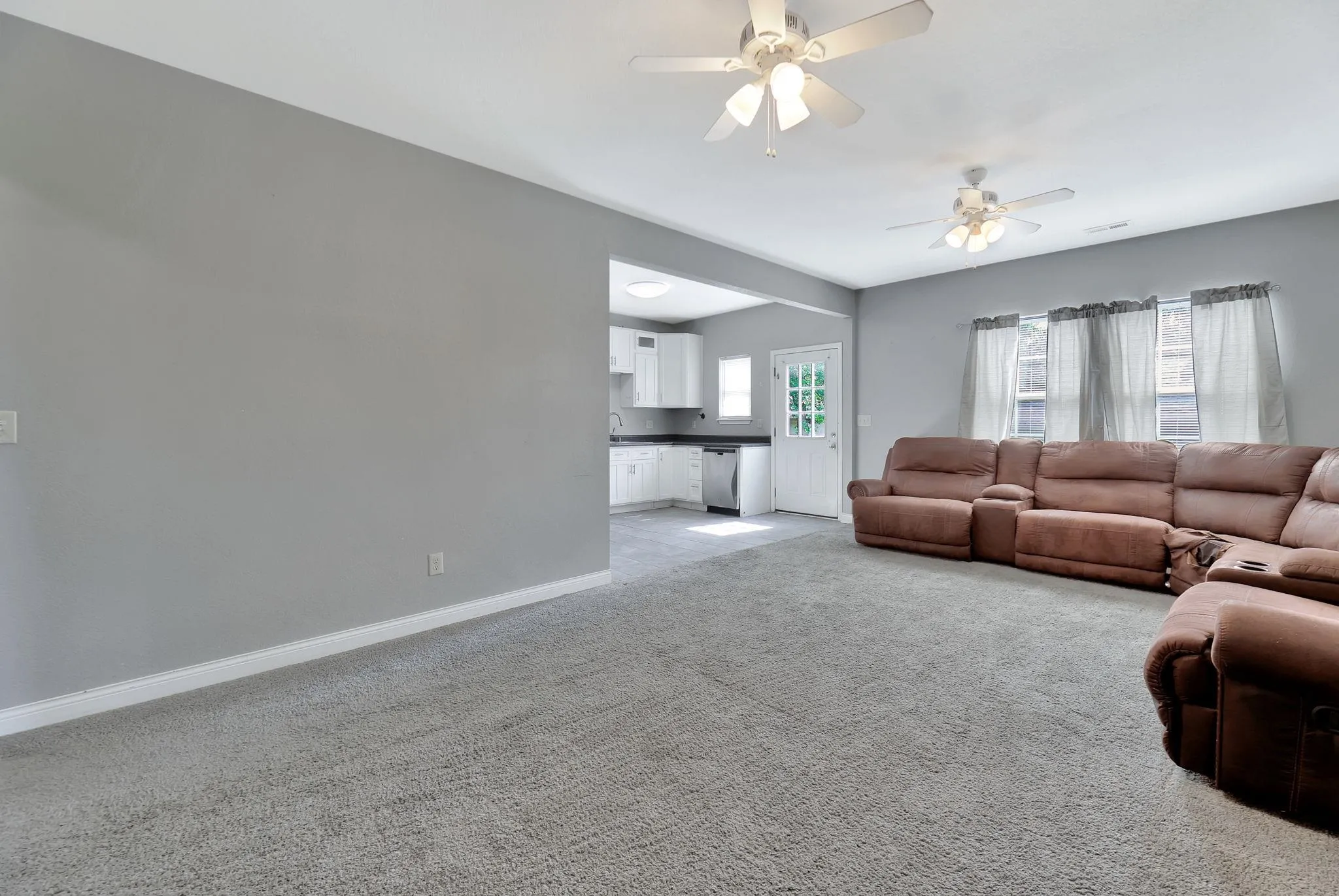 El Dorado, Kansas 67042, United States, 3 Bedrooms Bedrooms, ,2 BathroomsBathrooms,Residential,Pending,166047