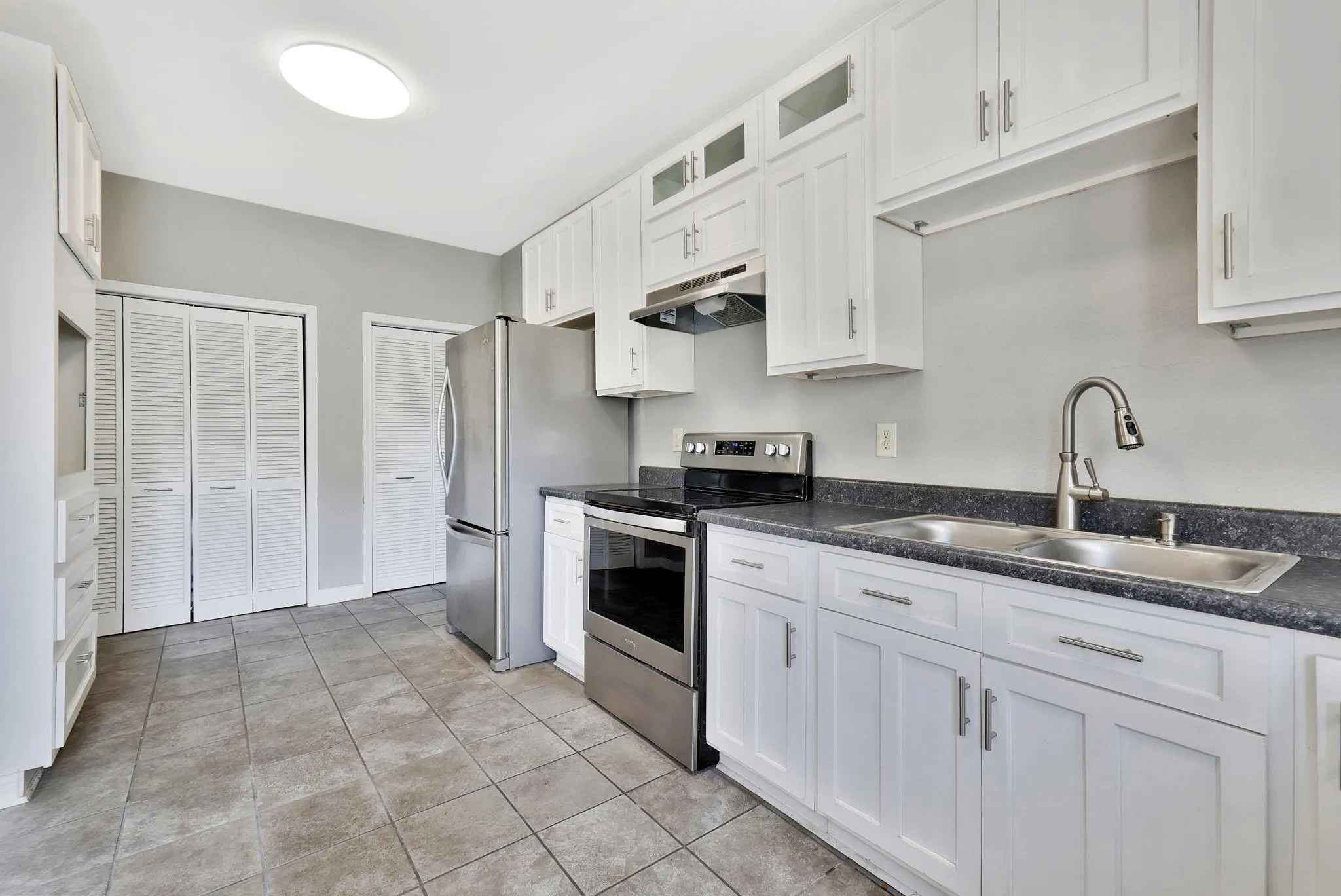 El Dorado, Kansas 67042, United States, 3 Bedrooms Bedrooms, ,2 BathroomsBathrooms,Residential,Pending,166047