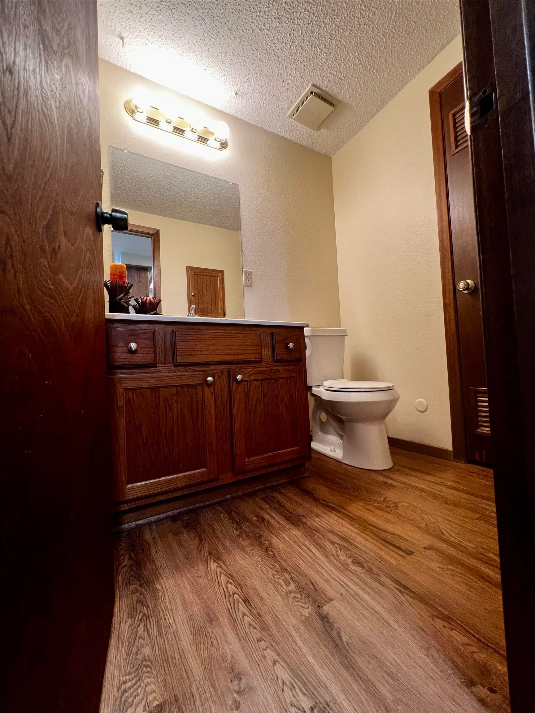 Wichita, Kansas 67215, United States, 2 Bedrooms Bedrooms, ,2 BathroomsBathrooms,Residential,Active,149853