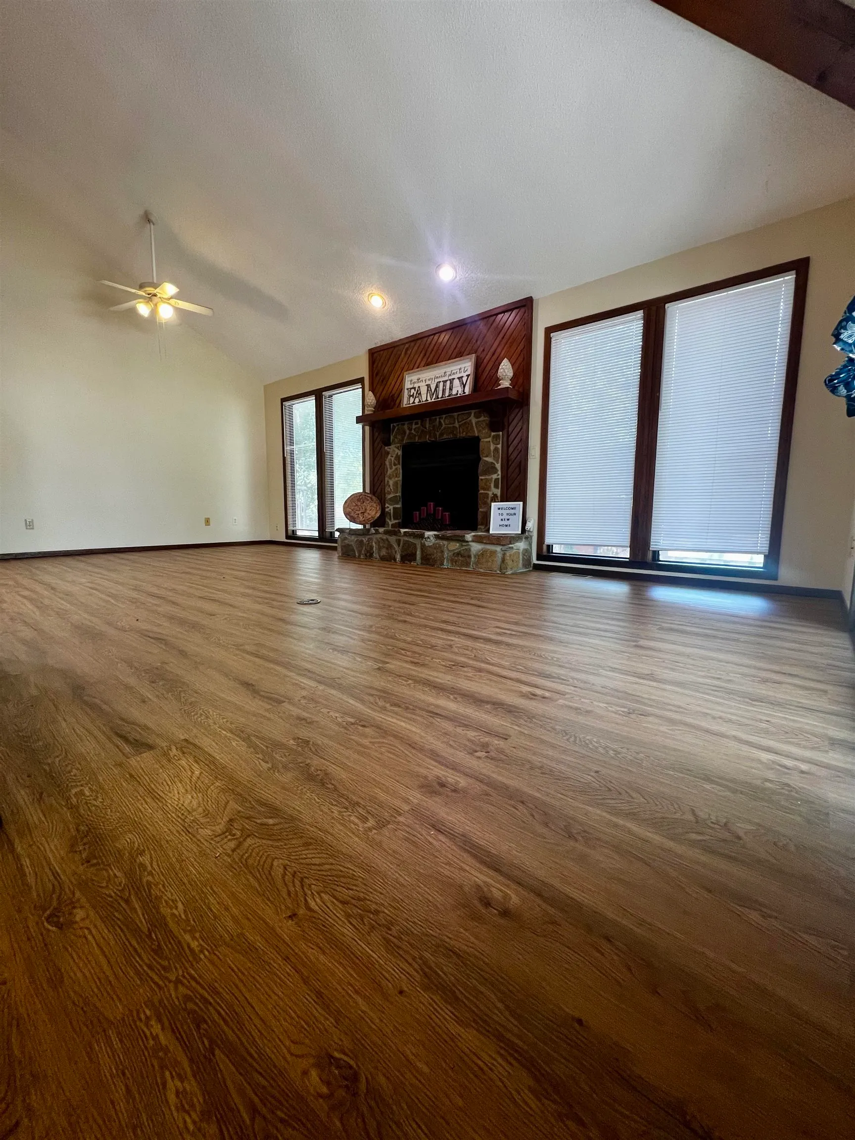 Wichita, Kansas 67215, United States, 2 Bedrooms Bedrooms, ,2 BathroomsBathrooms,Residential,Active,149853