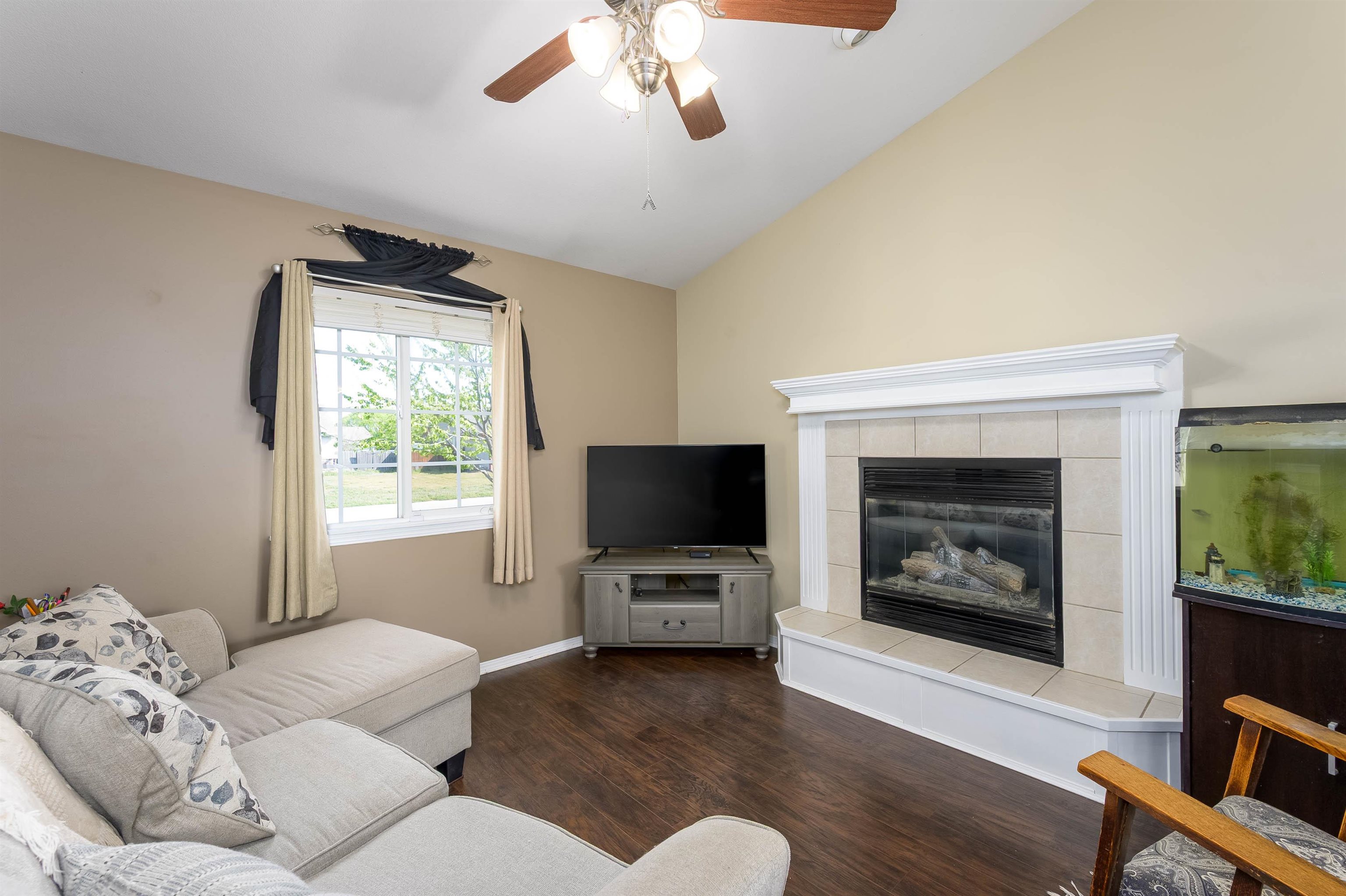 763 E Peach Ave, Haysville, Kansas image 2