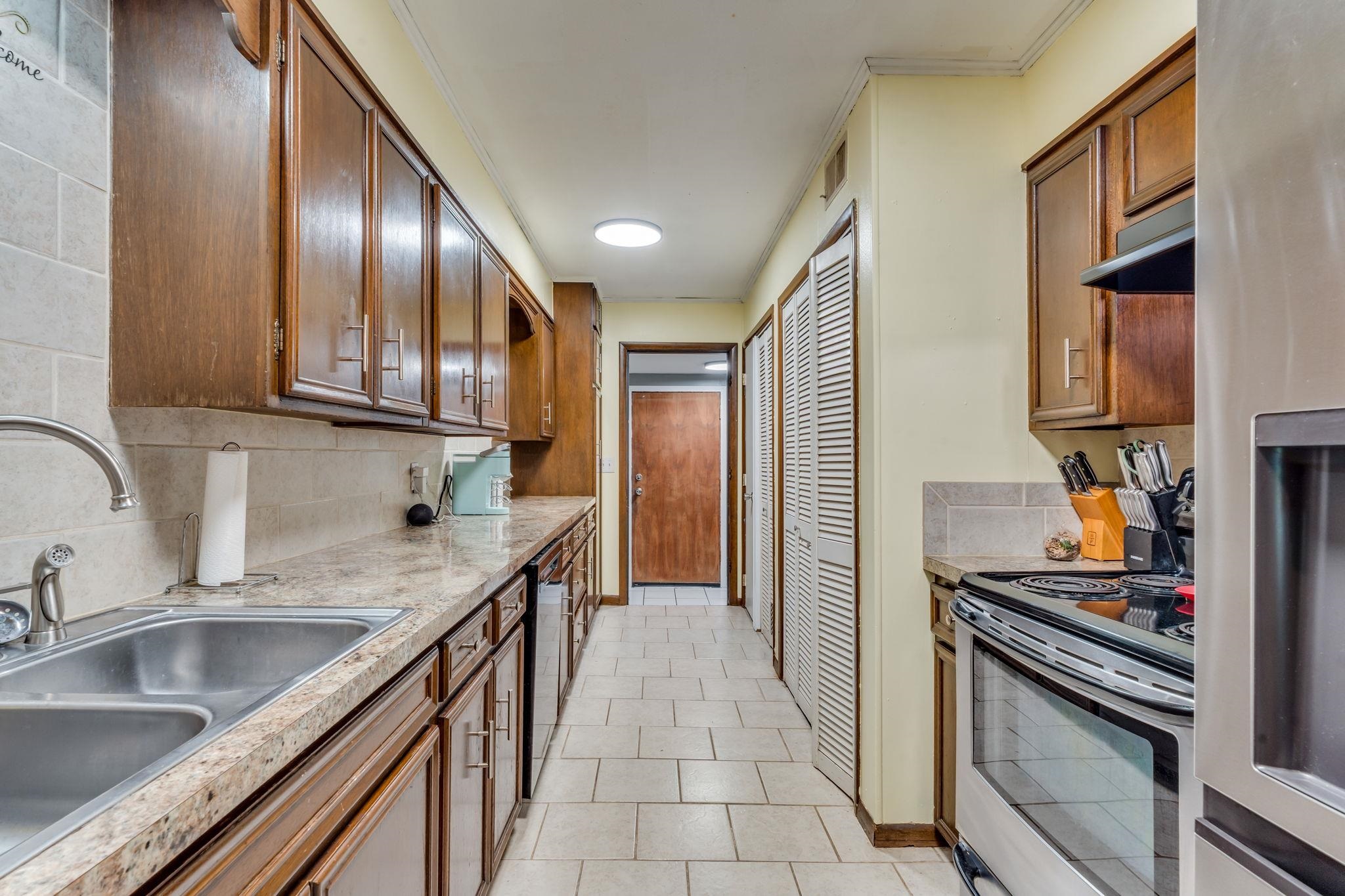 400 S Hungerford Ave, Haysville, Kansas image 10