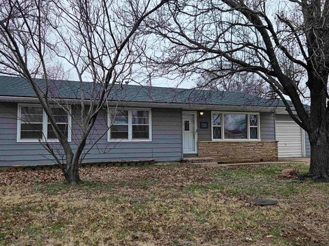 Homes For Sale - 611 Marmaton Rd<br/> Butler County, El Dorado, KS 67042