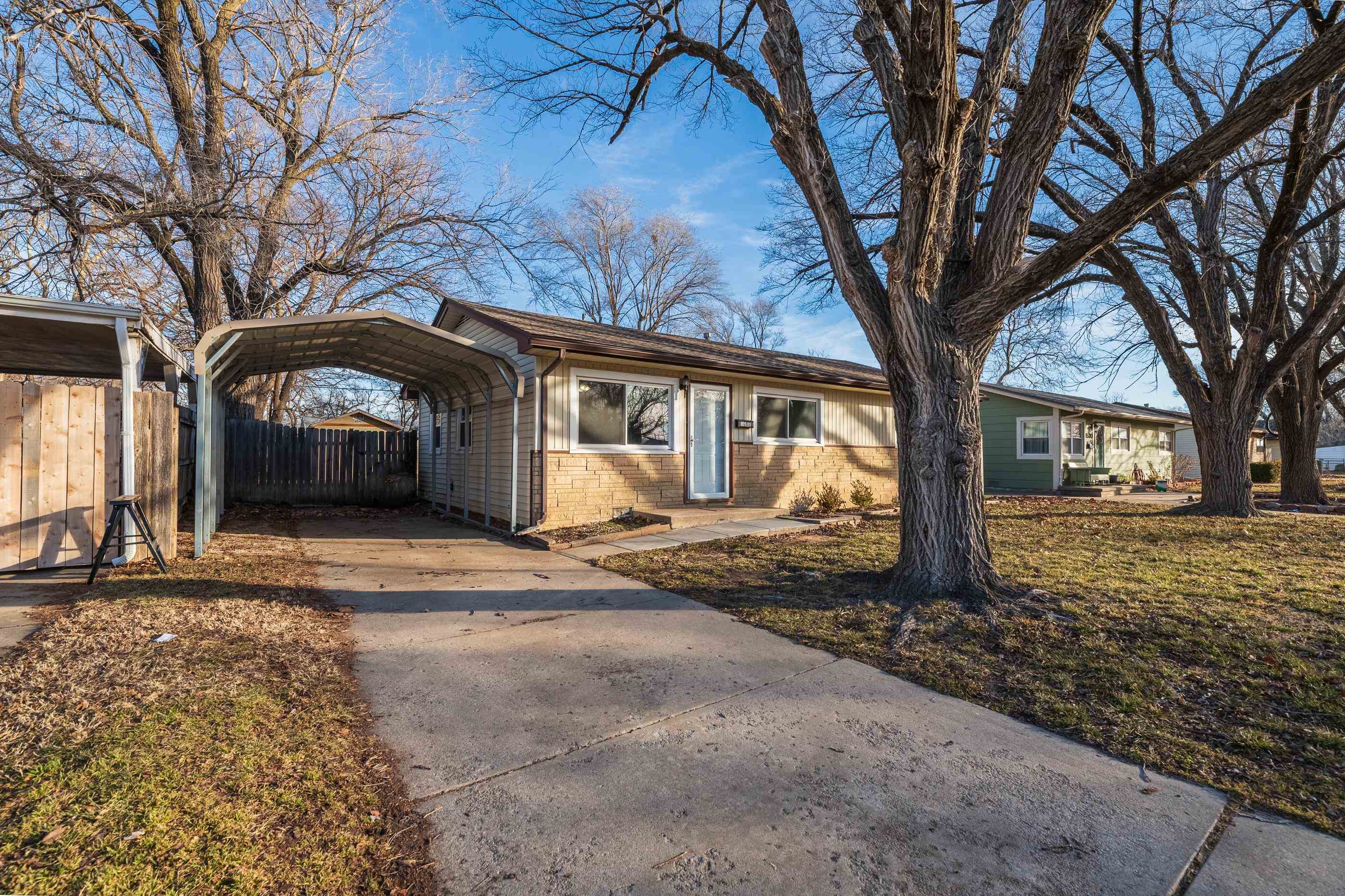 1602 W 34th St S, Wichita, Kansas image 2