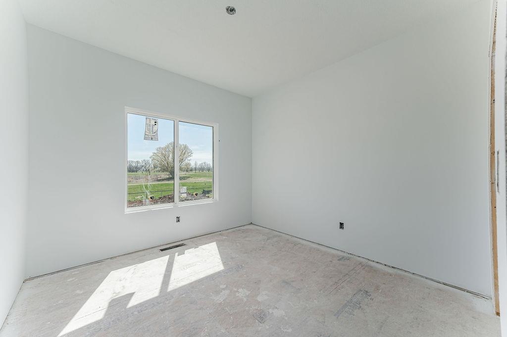 Cheney, Kansas 67025, United States, 3 Bedrooms Bedrooms, ,2 BathroomsBathrooms,Residential,Pending,64848