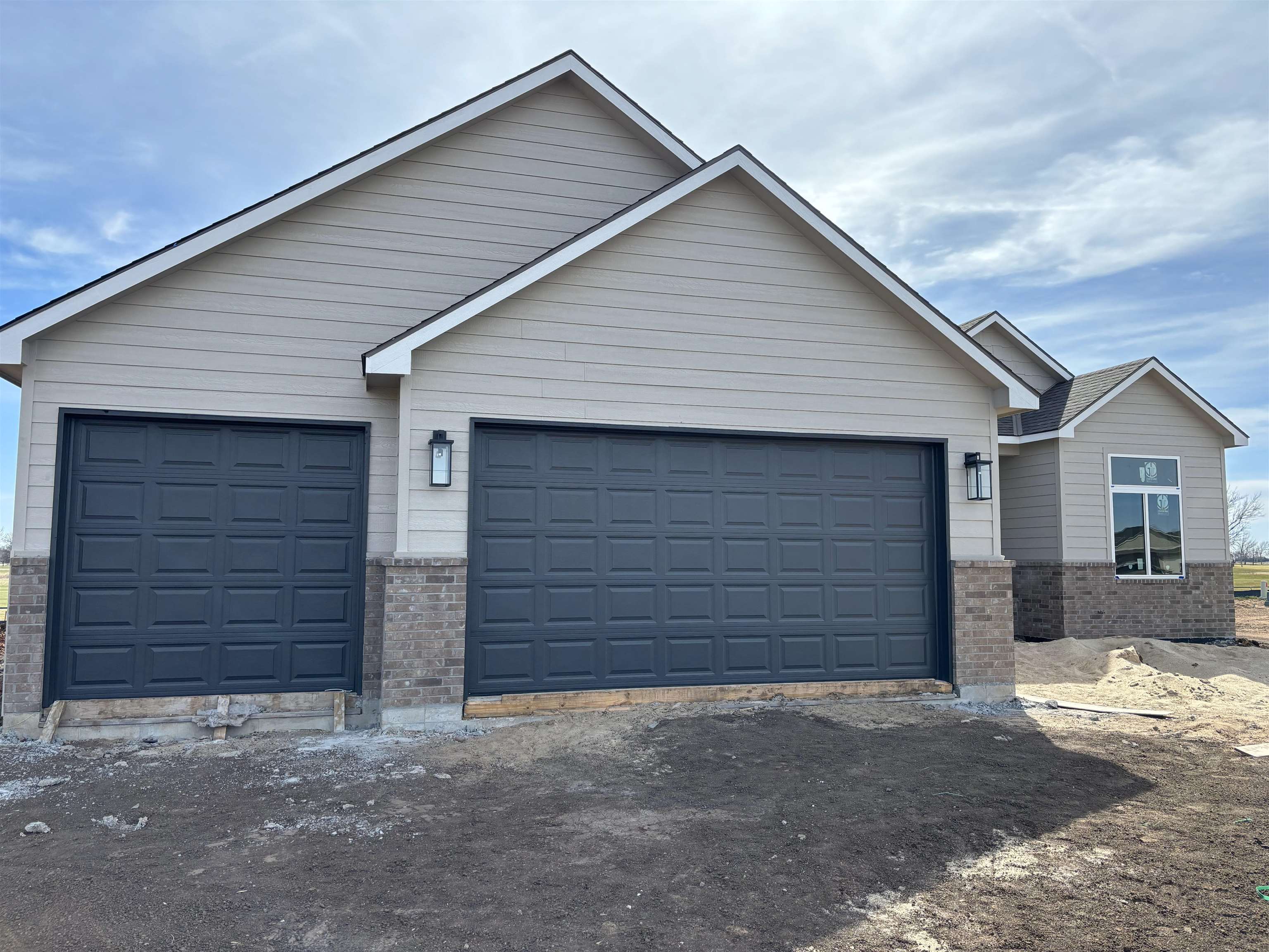 Cheney, Kansas 67025, United States, 3 Bedrooms Bedrooms, ,2 BathroomsBathrooms,Residential,Pending,64848