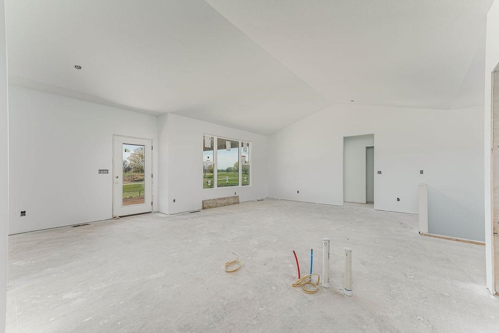 Cheney, Kansas 67025, United States, 3 Bedrooms Bedrooms, ,2 BathroomsBathrooms,Residential,Pending,64848