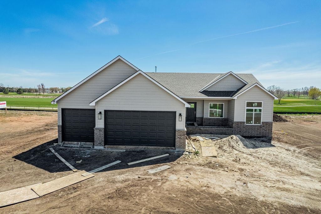 Cheney, Kansas 67025, United States, 3 Bedrooms Bedrooms, ,2 BathroomsBathrooms,Residential,Pending,64848