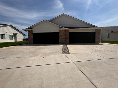 Townhouse For Sale - 5420-5422 N Sandkey Ct<br/> Sedgwick County, Wichita, KS 67204