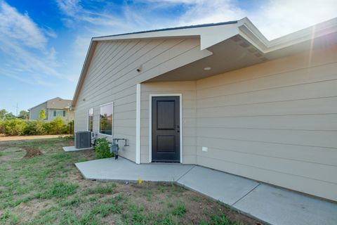 Townhouse For Sale - 5420-5422 N Sandkey Ct<br/> Sedgwick County, Wichita, KS 67204