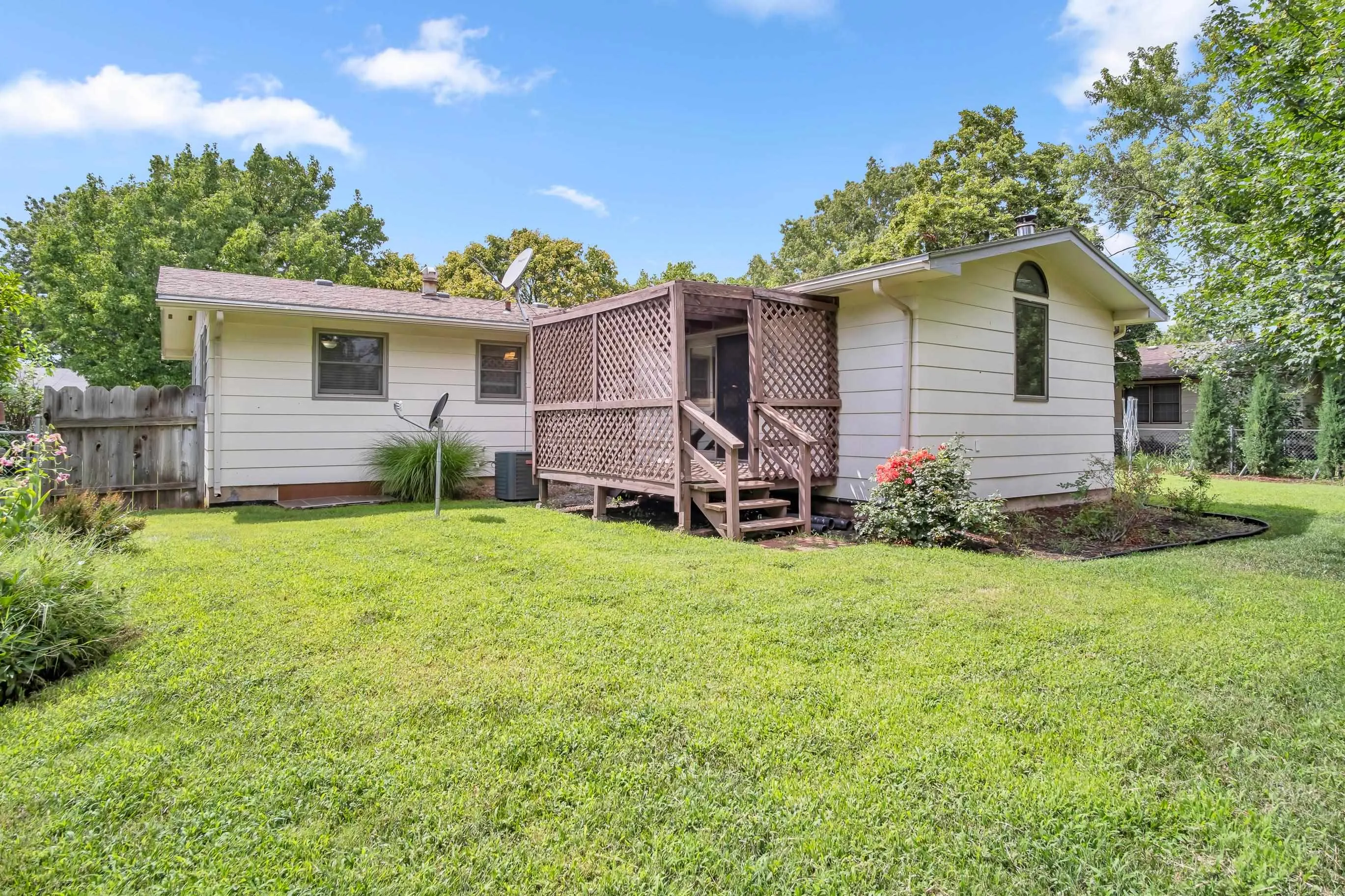 Newton, Kansas 67114, United States, 3 Bedrooms Bedrooms, ,2 BathroomsBathrooms,Residential,Active,179688