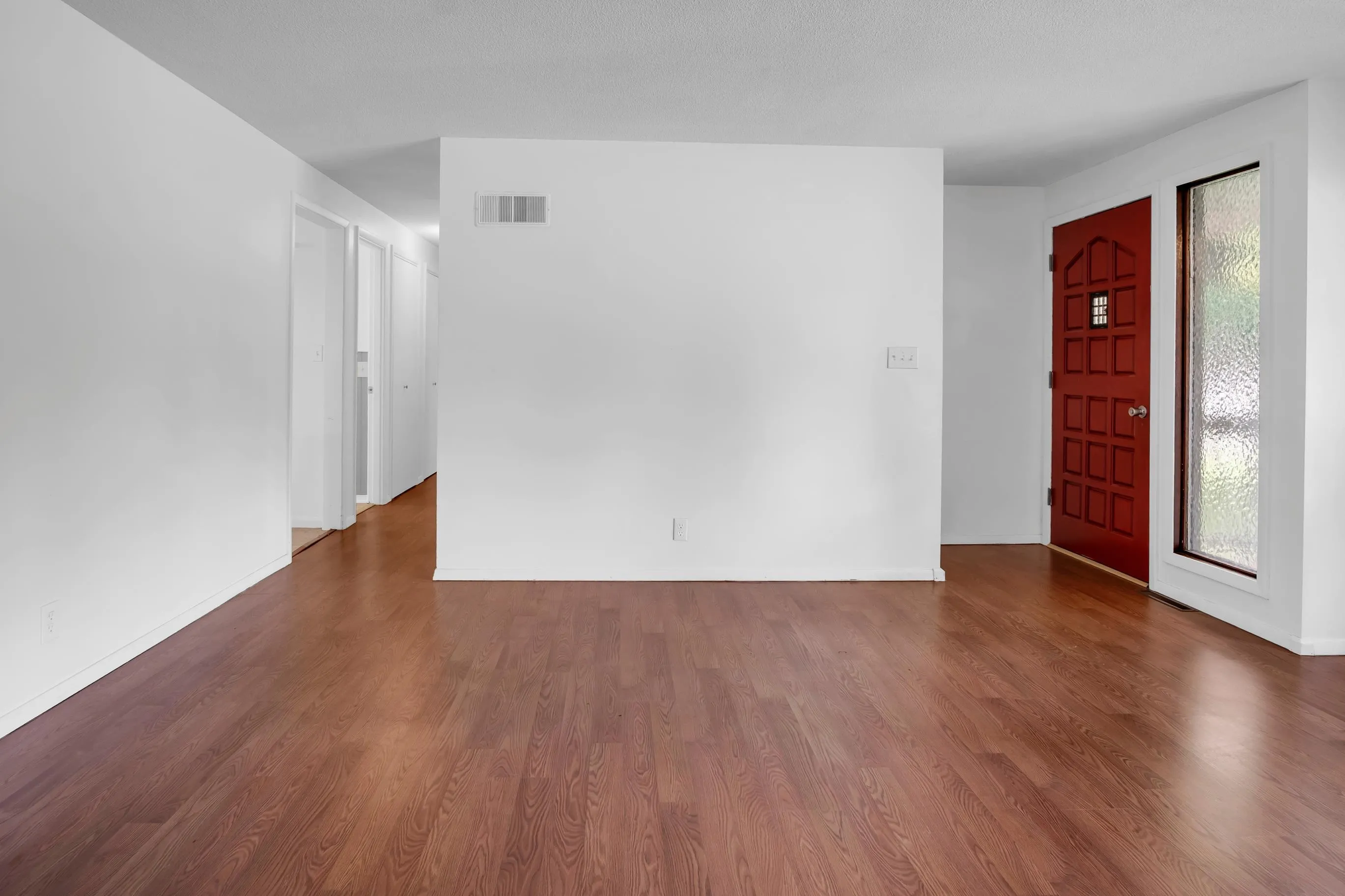 Newton, Kansas 67114, United States, 3 Bedrooms Bedrooms, ,2 BathroomsBathrooms,Residential,Active,179688