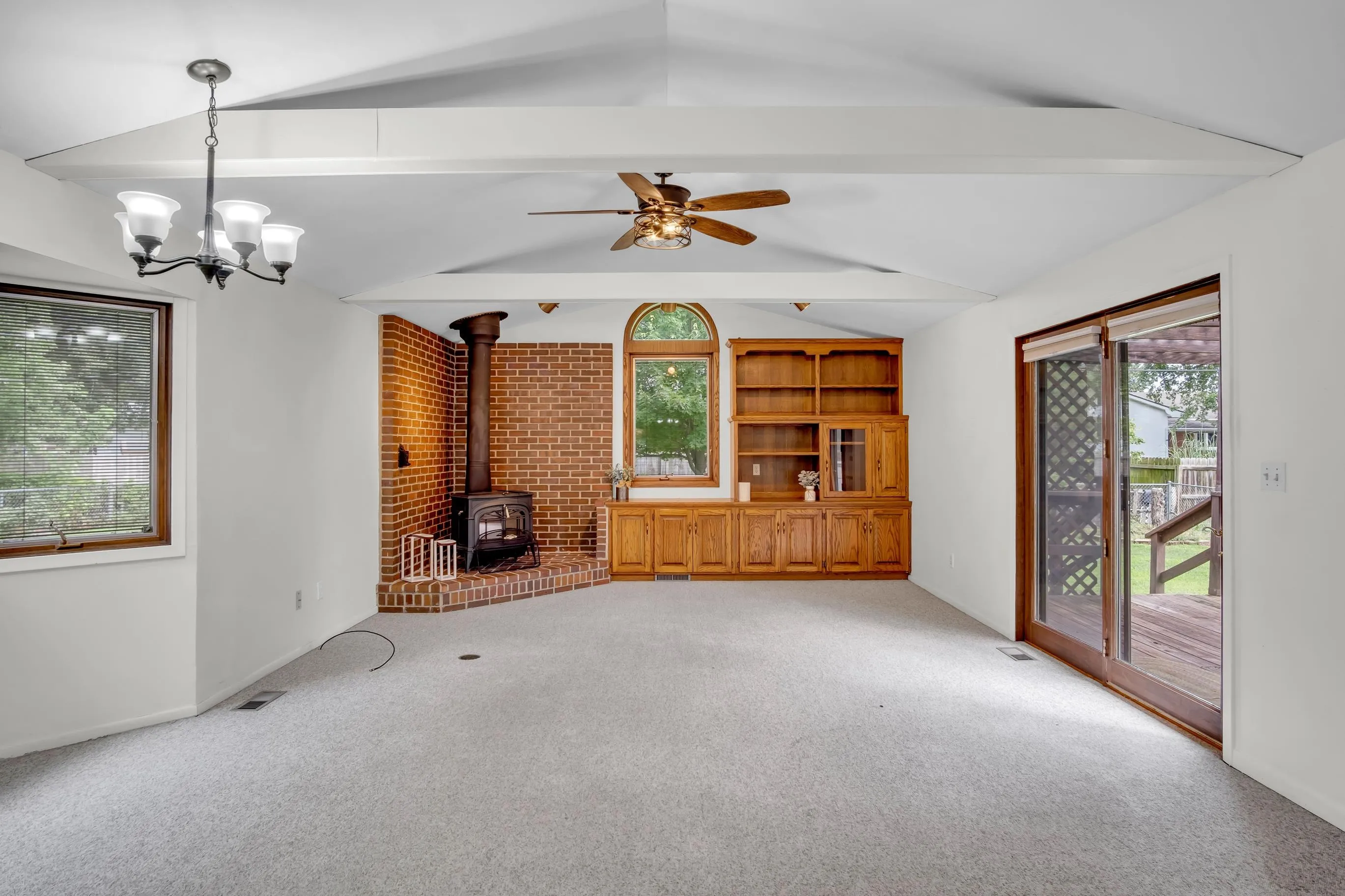 Newton, Kansas 67114, United States, 3 Bedrooms Bedrooms, ,2 BathroomsBathrooms,Residential,Active,179688