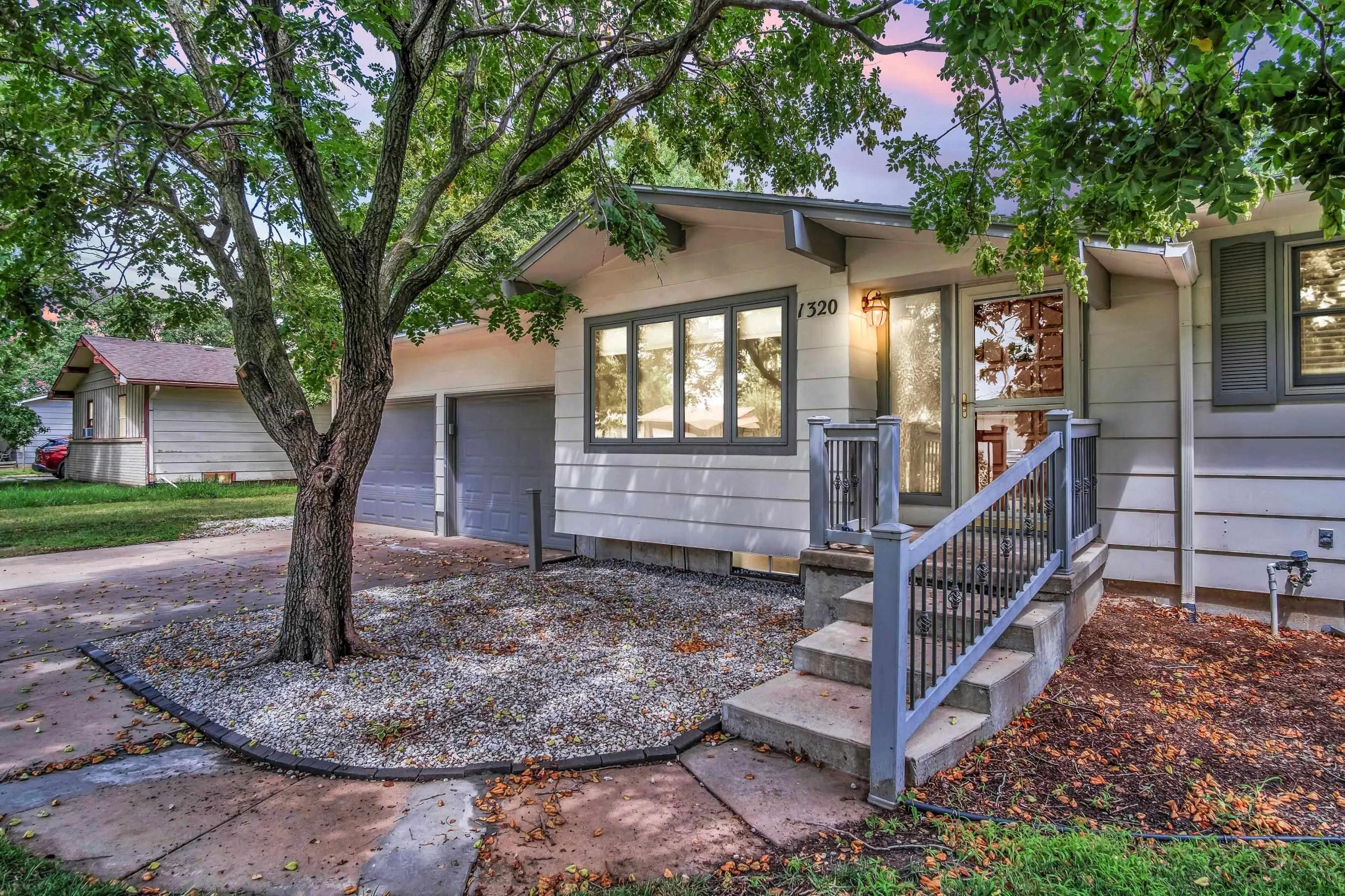 Newton, Kansas 67114, United States, 3 Bedrooms Bedrooms, ,2 BathroomsBathrooms,Residential,Active,179688