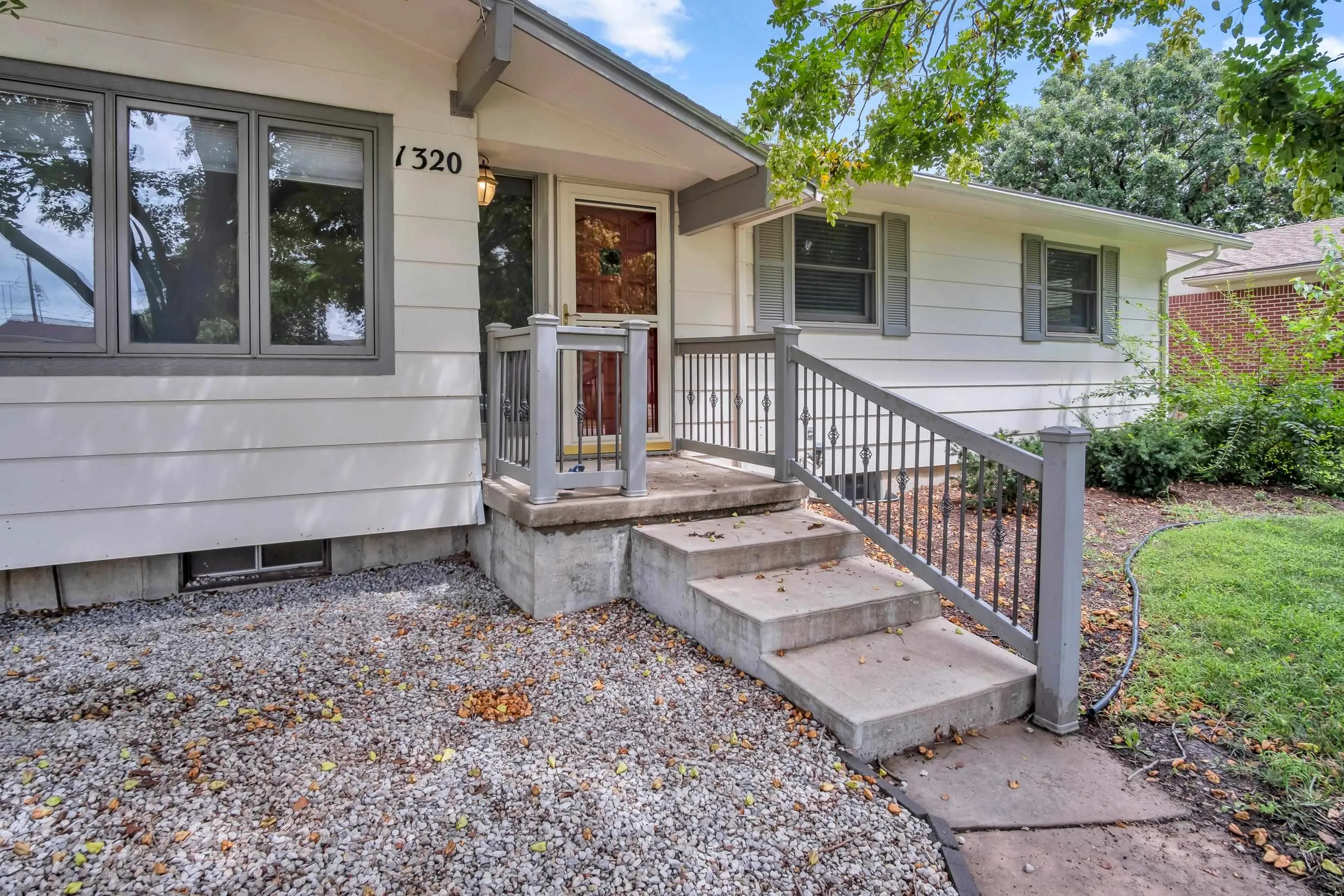 Newton, Kansas 67114, United States, 3 Bedrooms Bedrooms, ,2 BathroomsBathrooms,Residential,Active,179688