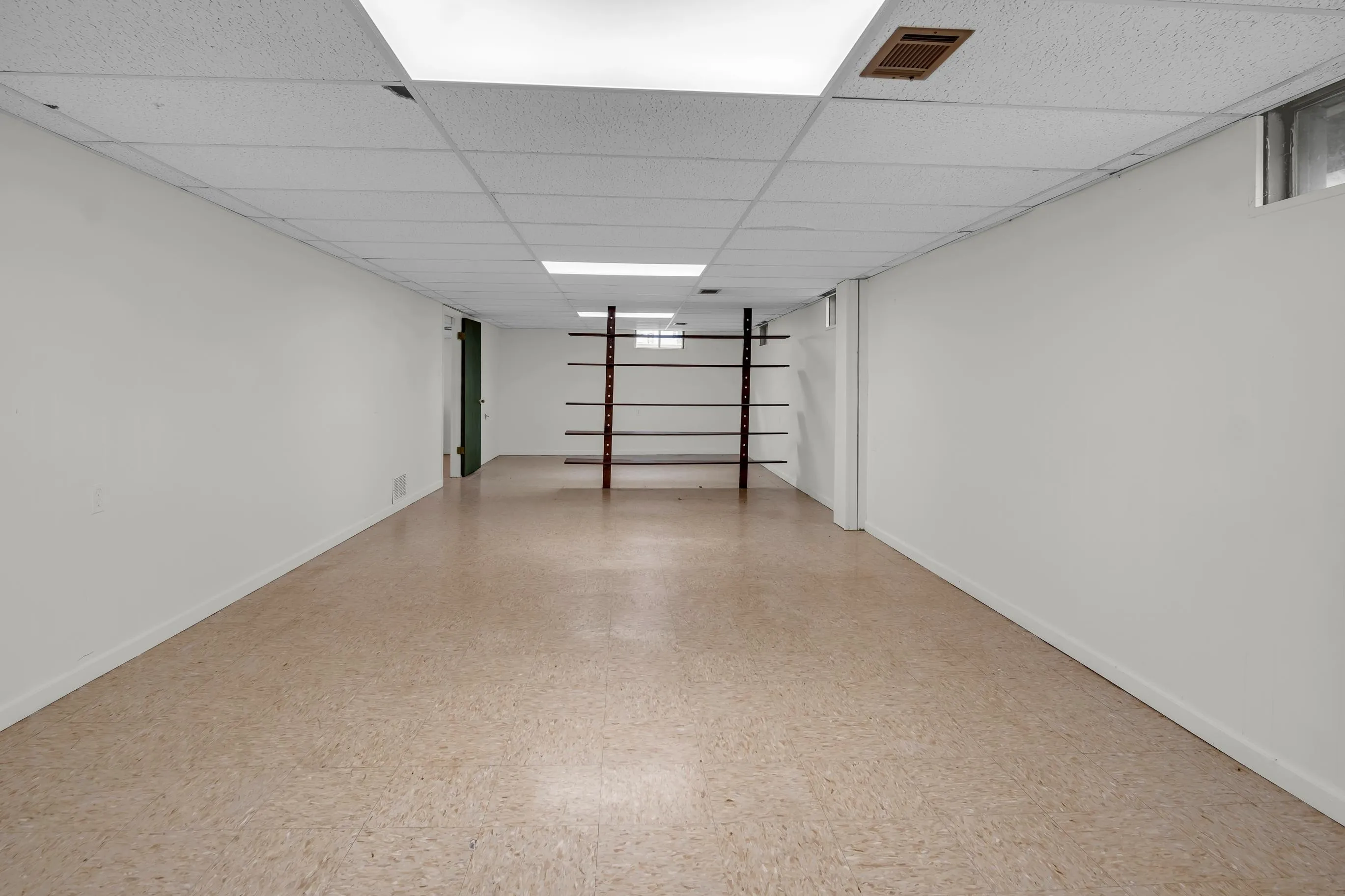 Newton, Kansas 67114, United States, 3 Bedrooms Bedrooms, ,2 BathroomsBathrooms,Residential,Active,179688