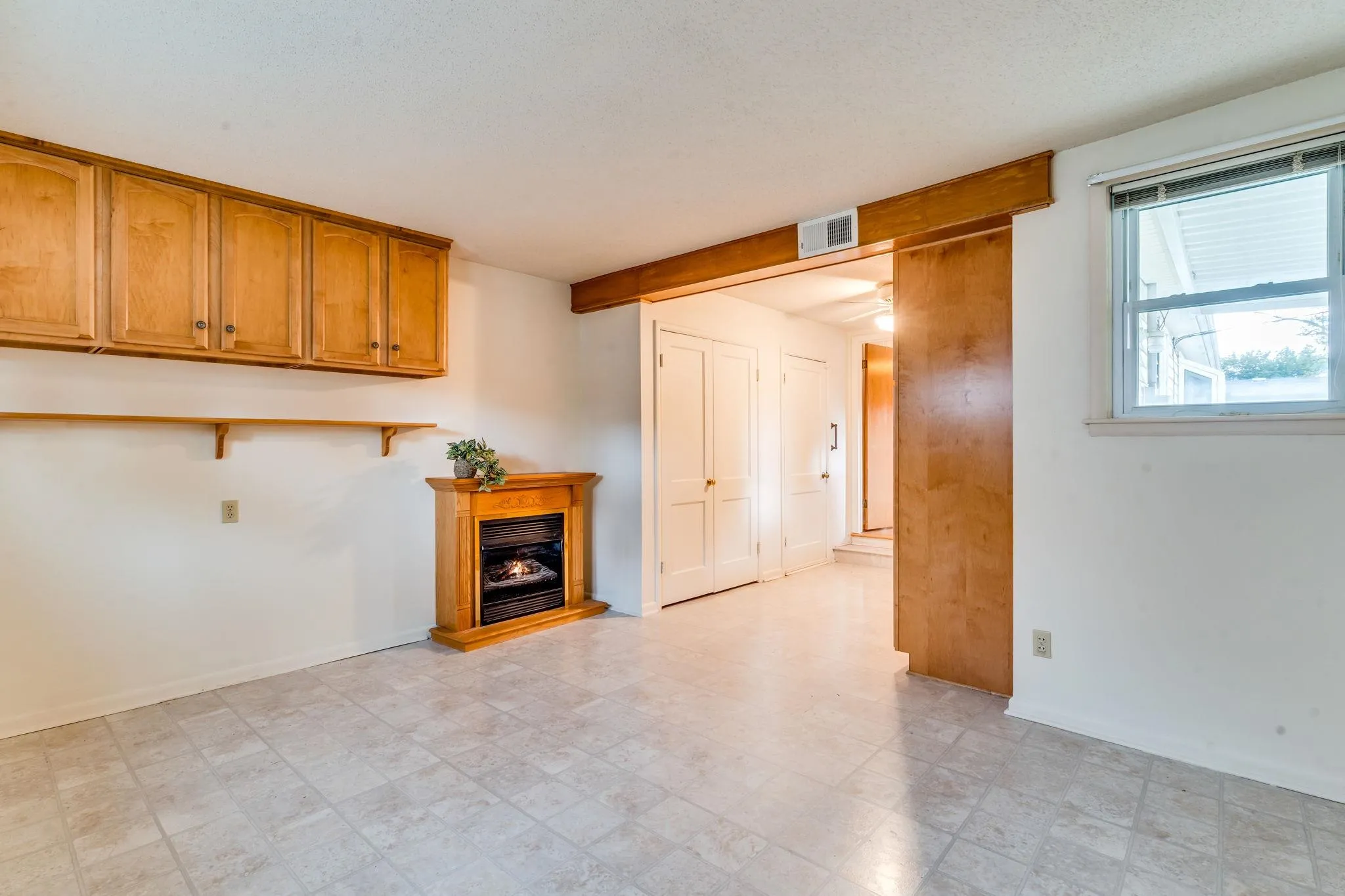 Wichita, Kansas 67217, United States, 3 Bedrooms Bedrooms, ,1 BathroomBathrooms,Residential,Pending,141019