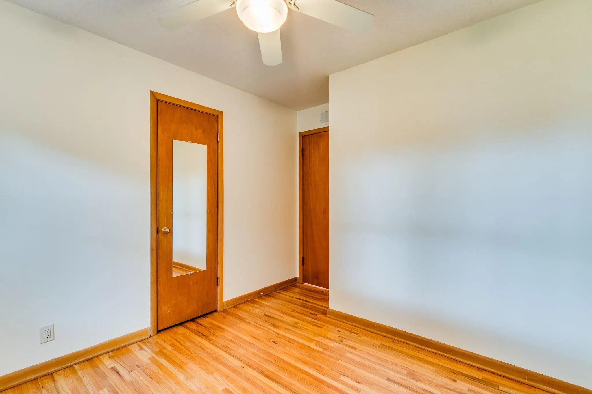 Wichita, Kansas 67217, United States, 3 Bedrooms Bedrooms, ,1 BathroomBathrooms,Residential,Pending,141019