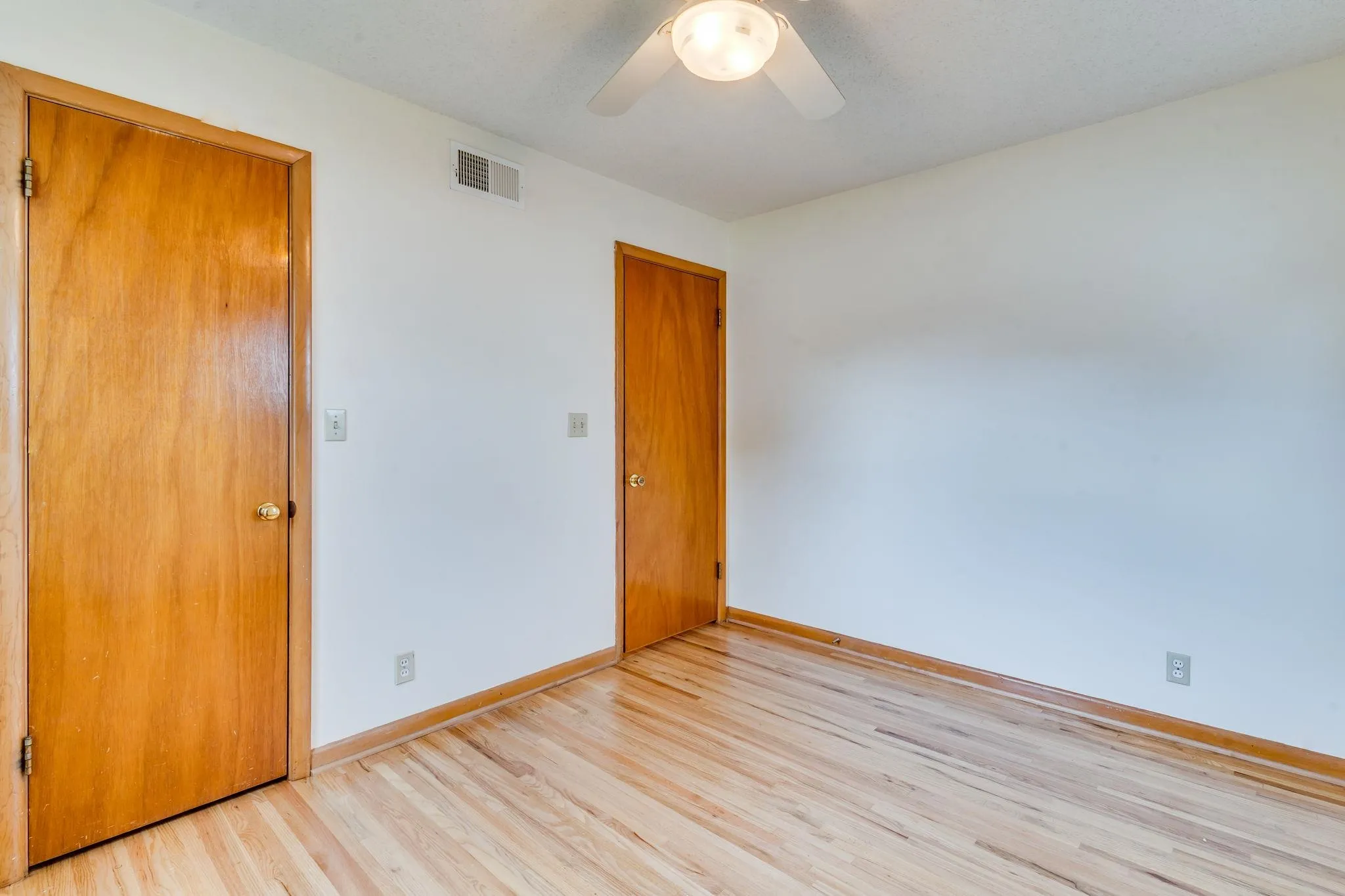 Wichita, Kansas 67217, United States, 3 Bedrooms Bedrooms, ,1 BathroomBathrooms,Residential,Pending,141019