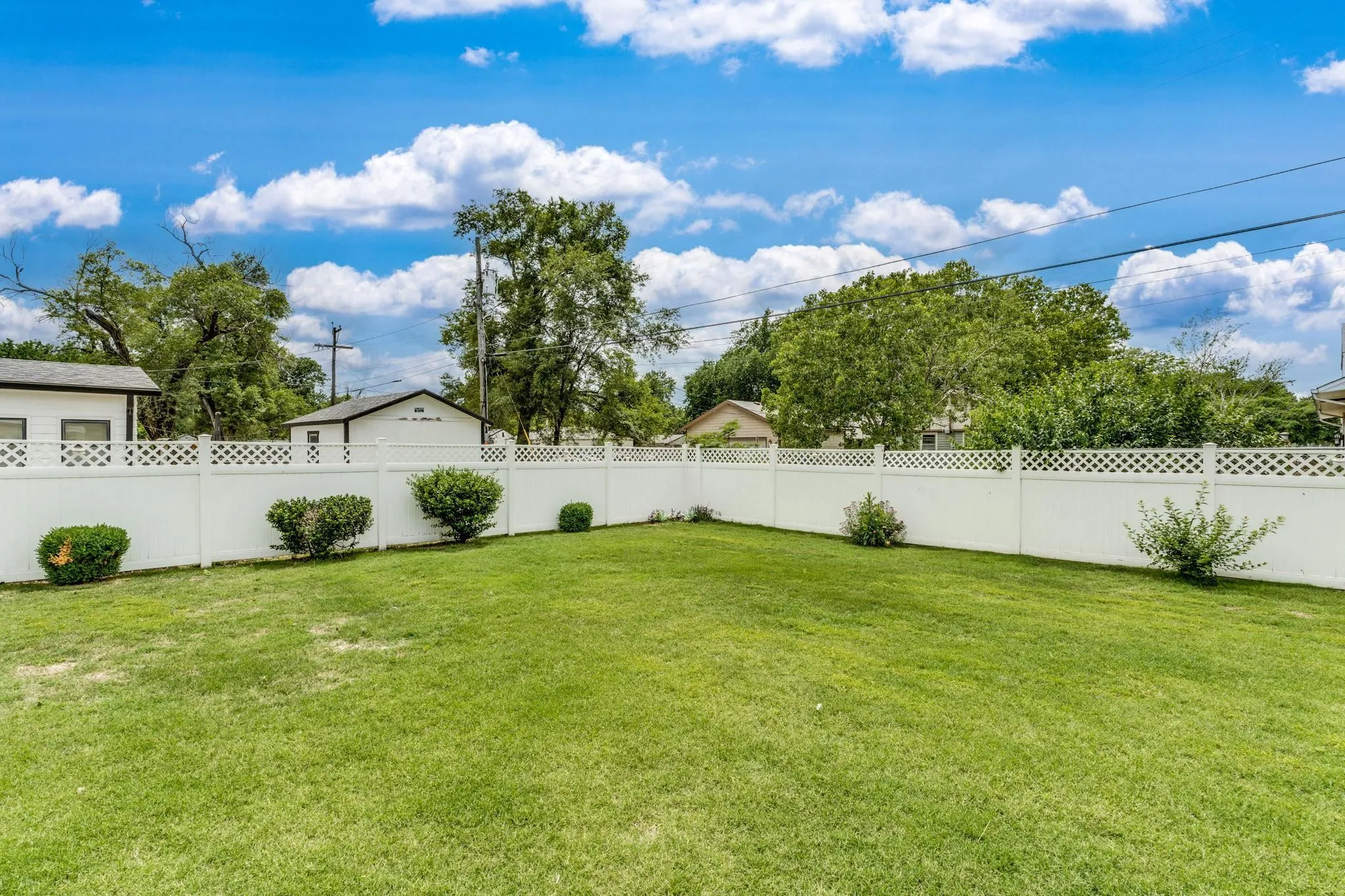 Wichita, Kansas 67217, United States, 3 Bedrooms Bedrooms, ,1 BathroomBathrooms,Residential,Pending,141019