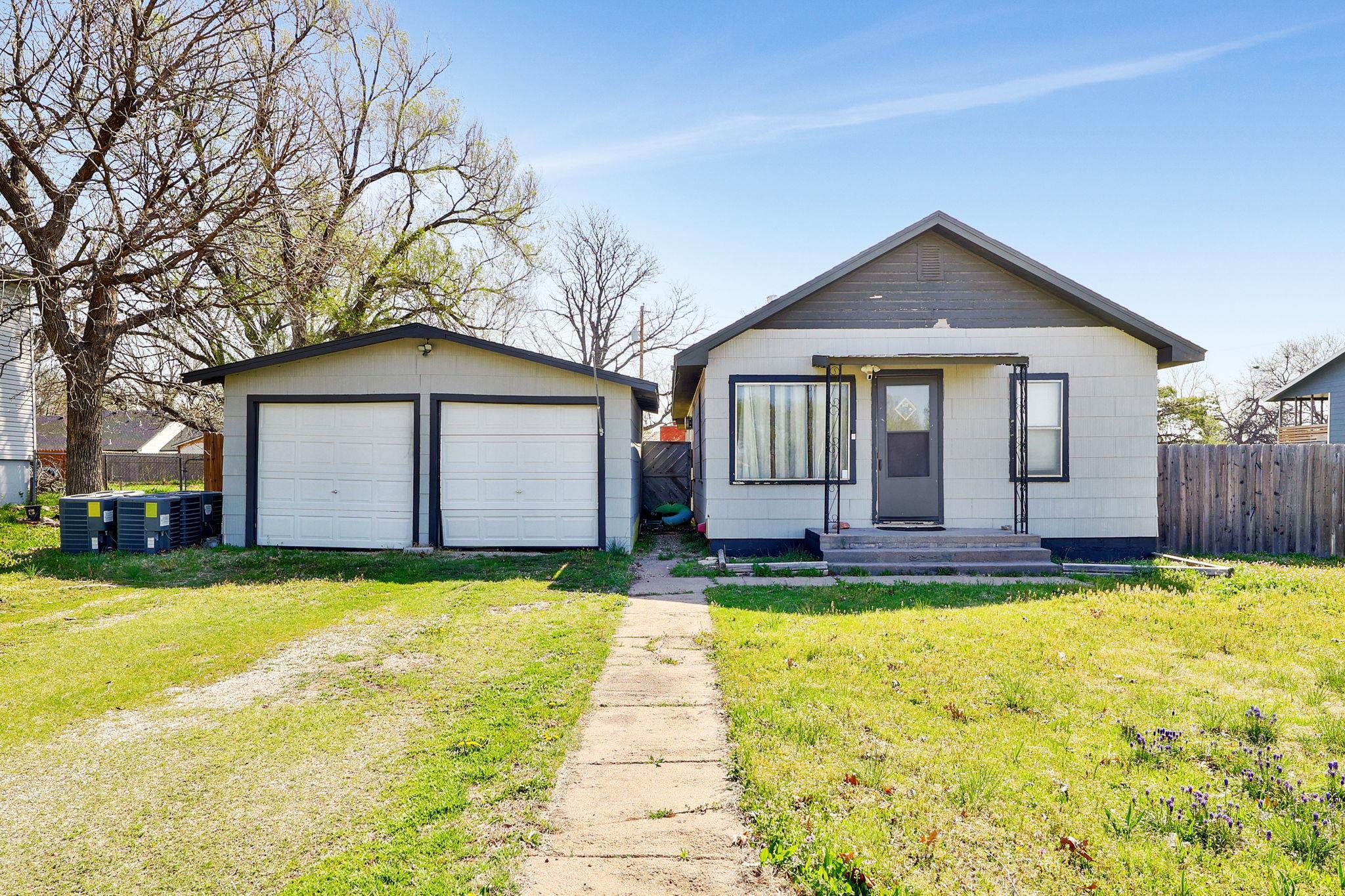 310 N Broadview St, El Dorado, Kansas image 1