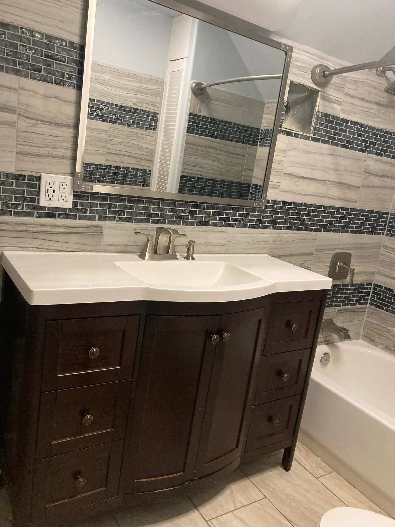 Wichita, Kansas 67214, United States, 4 Bedrooms Bedrooms, ,2 BathroomsBathrooms,Residential,Pending,30120