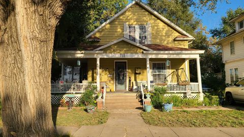 Homes For Sale - 711 S Washington Ave<br/> Sumner County, Wellington, KS 67152