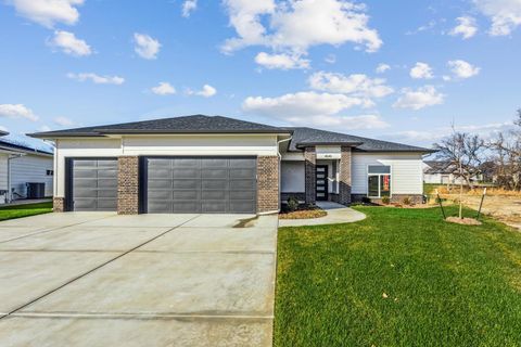 Homes For Sale - 4646 W Emerald Bay Ct<br/> Sedgwick County, Wichita, KS 67205