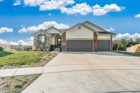 1118 N Spring Ridge Ct, Derby, KS MLS: 650686