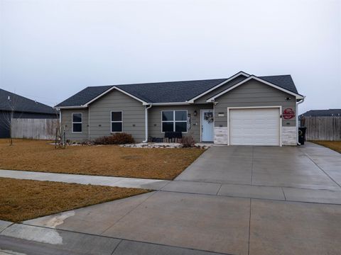 Homes For Sale - 1115 Nautical Dr<br/> Salina, KS 67401