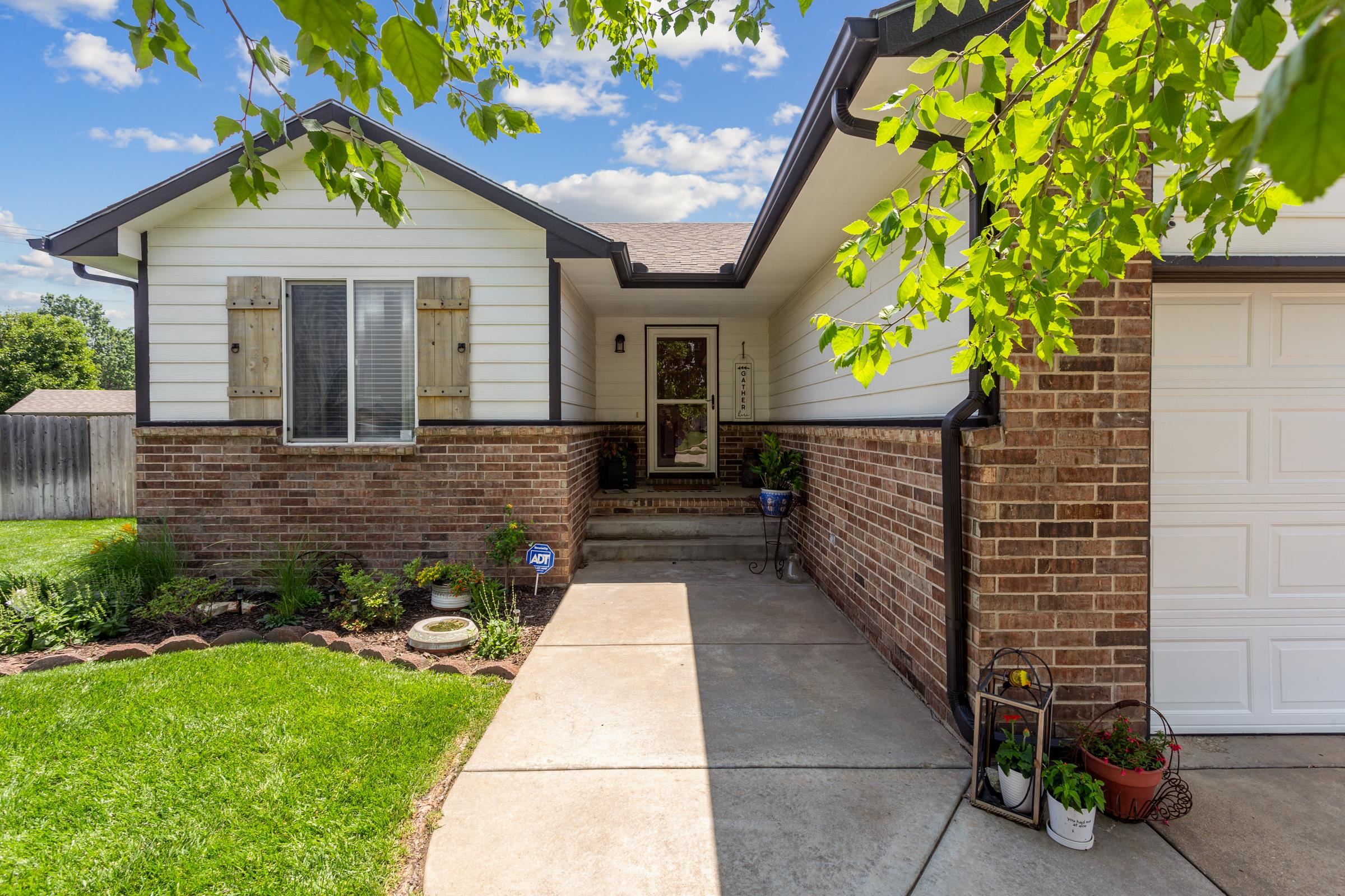 1910 N Nickelton Ct, Wichita, Kansas image 3