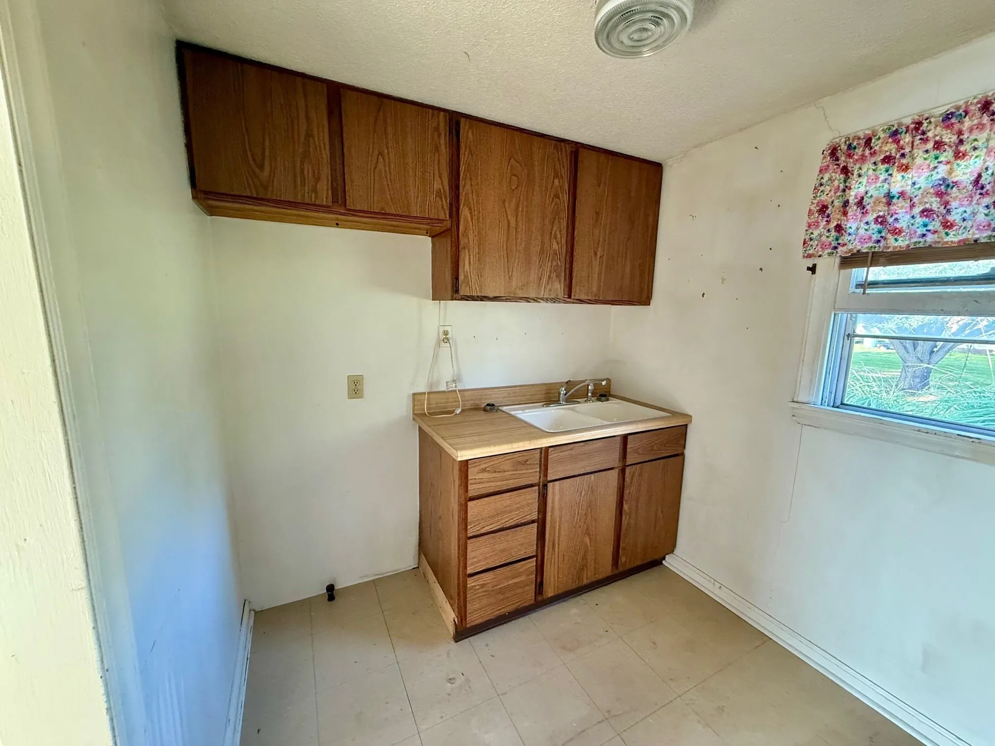 Wellington, Kansas 67152, United States, 1 Bedroom Bedrooms, ,1 BathroomBathrooms,Residential,Active,157847