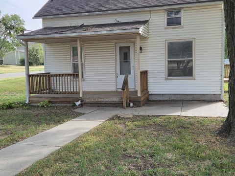 Homes For Sale - 321 W 3rd Street<br/> Miltonvale, KS 67466