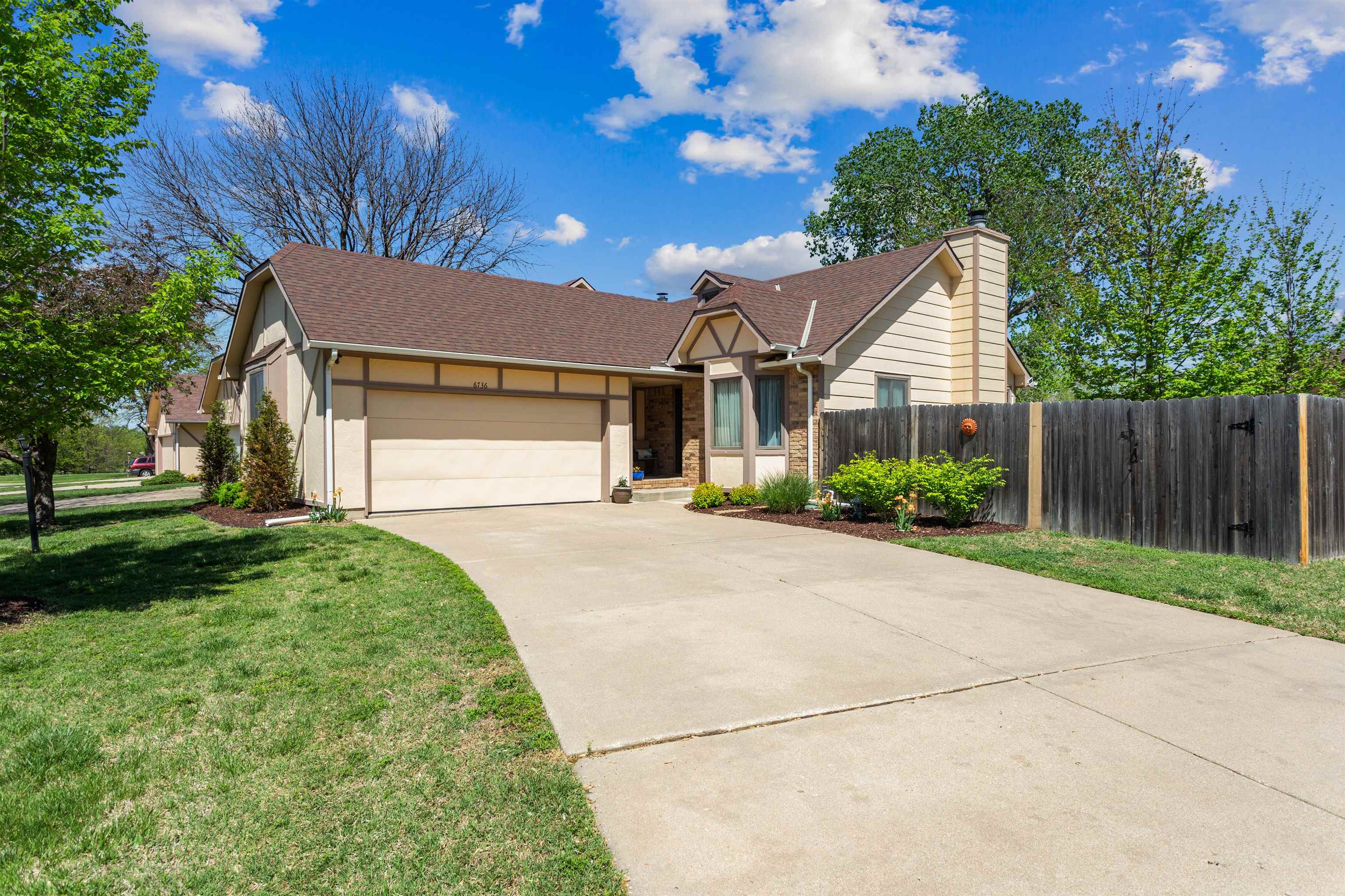 6736 E Pepperwood Ct, Wichita, Kansas image 1