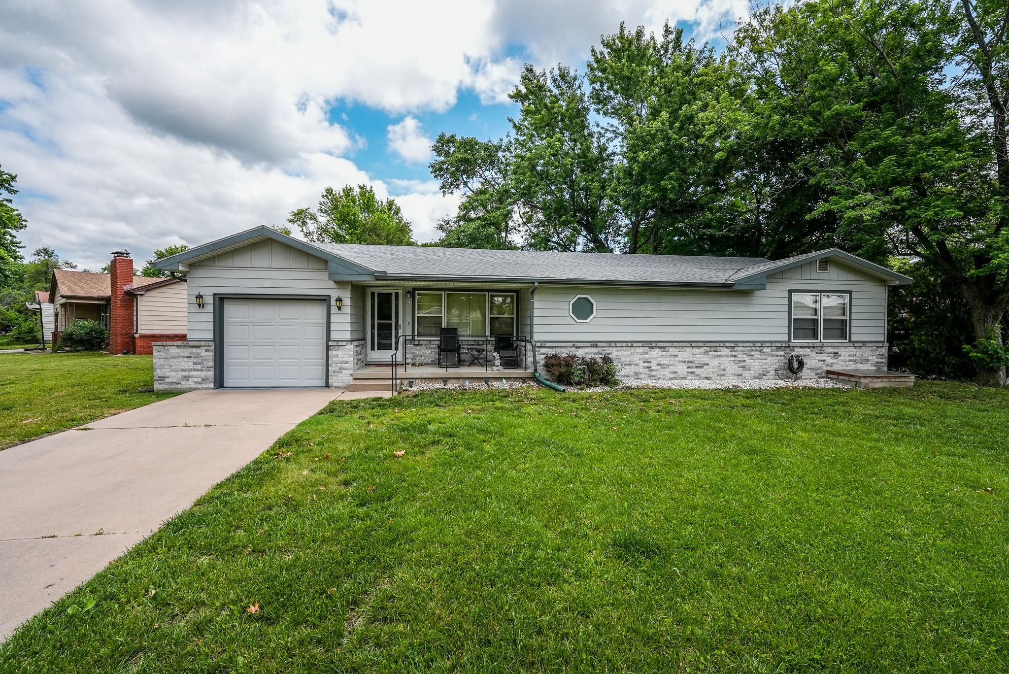 822 Fredrick Dr, El Dorado, Kansas image 1