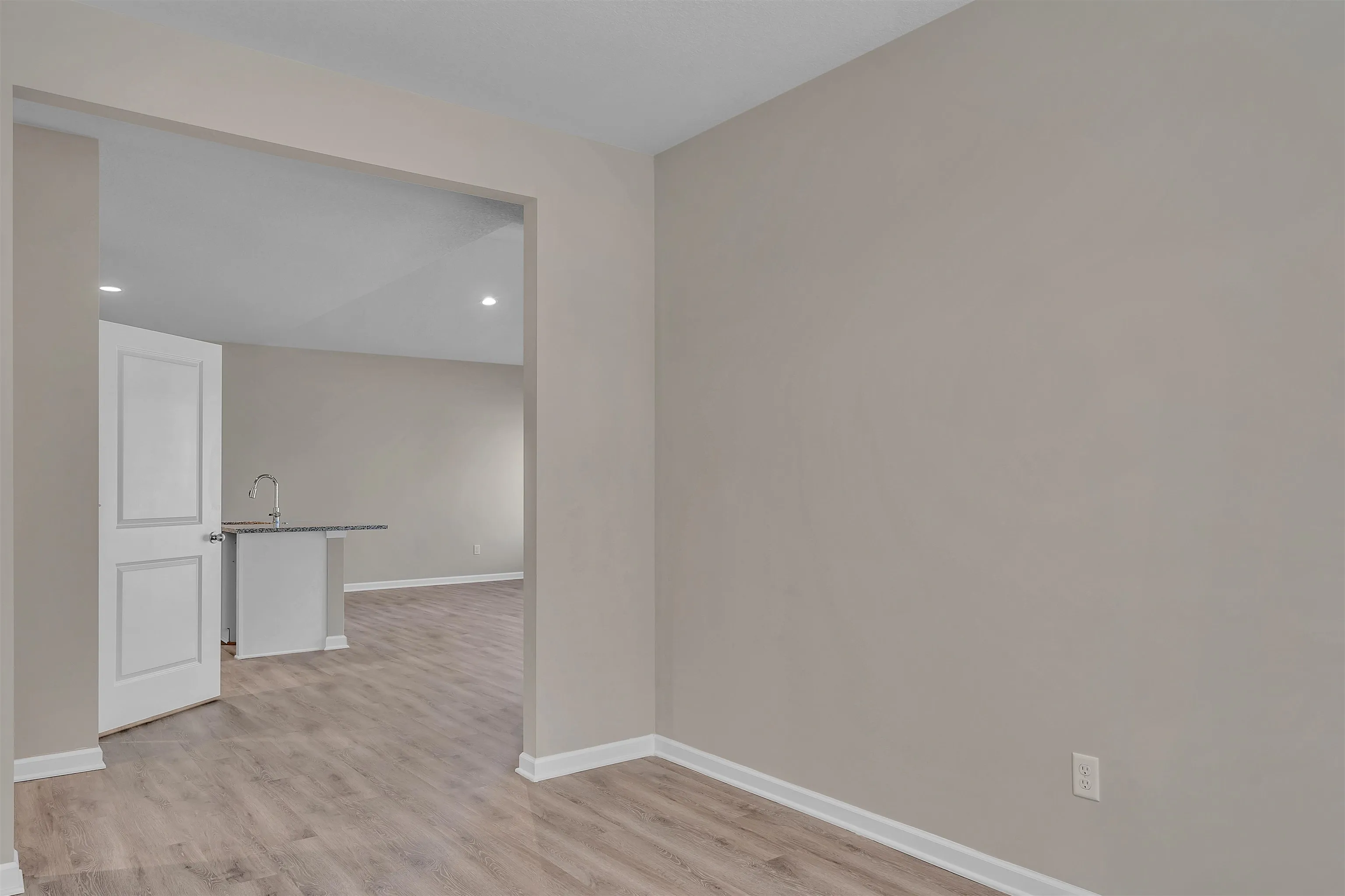 Garden Plain, Kansas 67050, United States, 4 Bedrooms Bedrooms, ,2 BathroomsBathrooms,Residential,Pending,47213