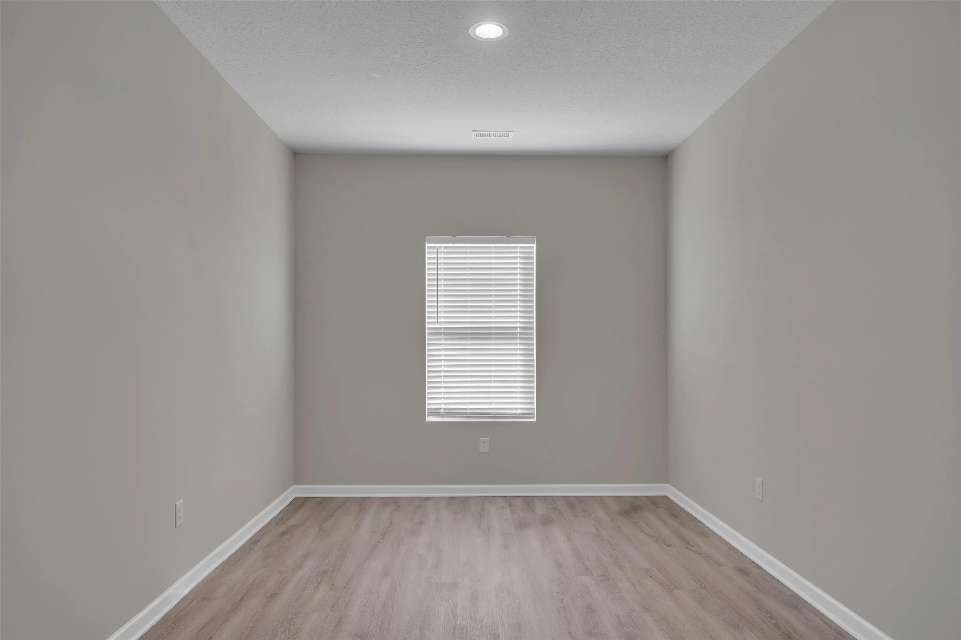 Garden Plain, Kansas 67050, United States, 4 Bedrooms Bedrooms, ,2 BathroomsBathrooms,Residential,Pending,47213