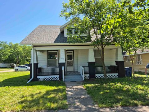Townhouse For Sale - 720 N Elm St<br/> Eureka, KS 67045