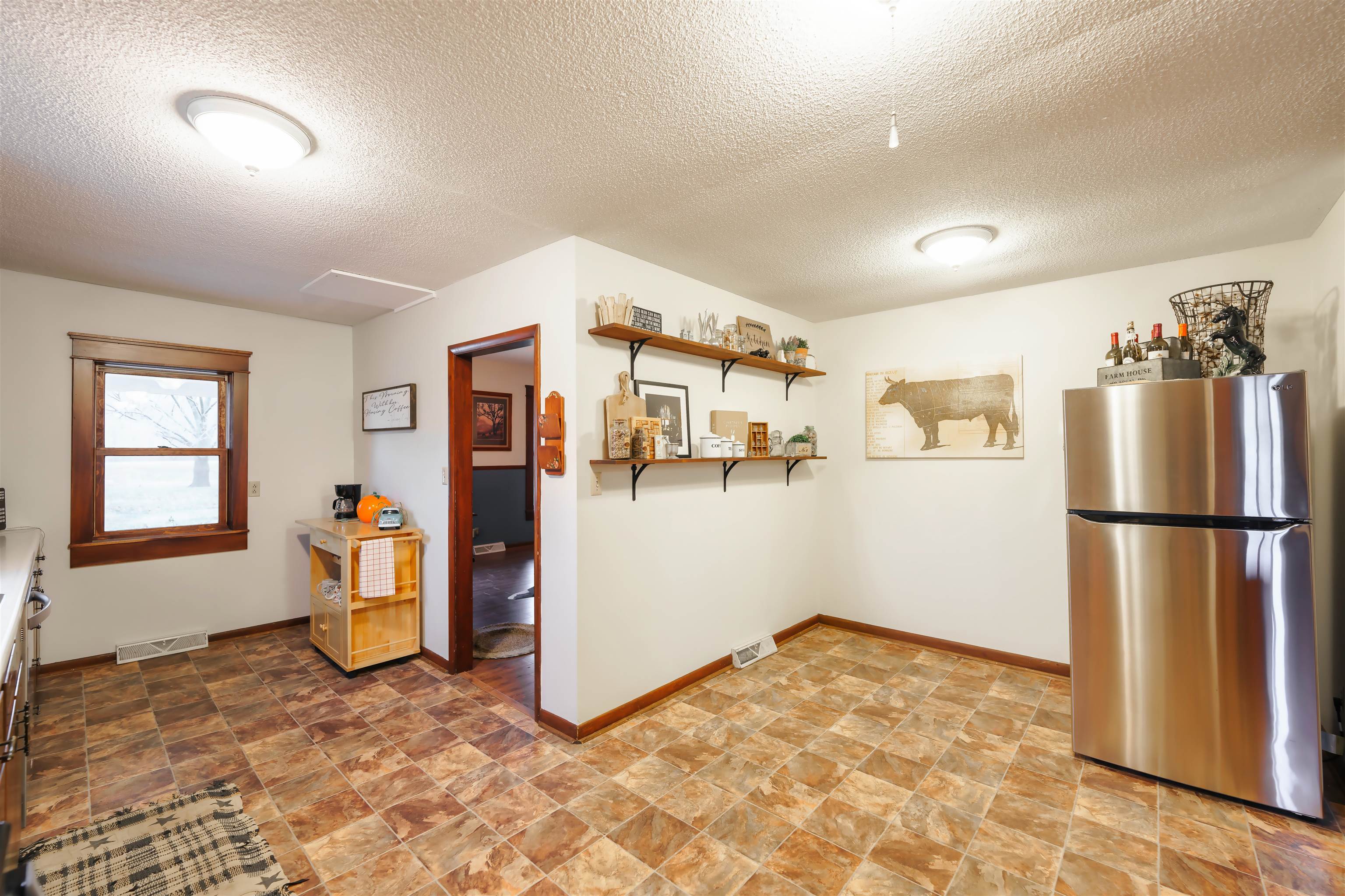 3565 E Country Club Rd, Salina, Kansas image 11