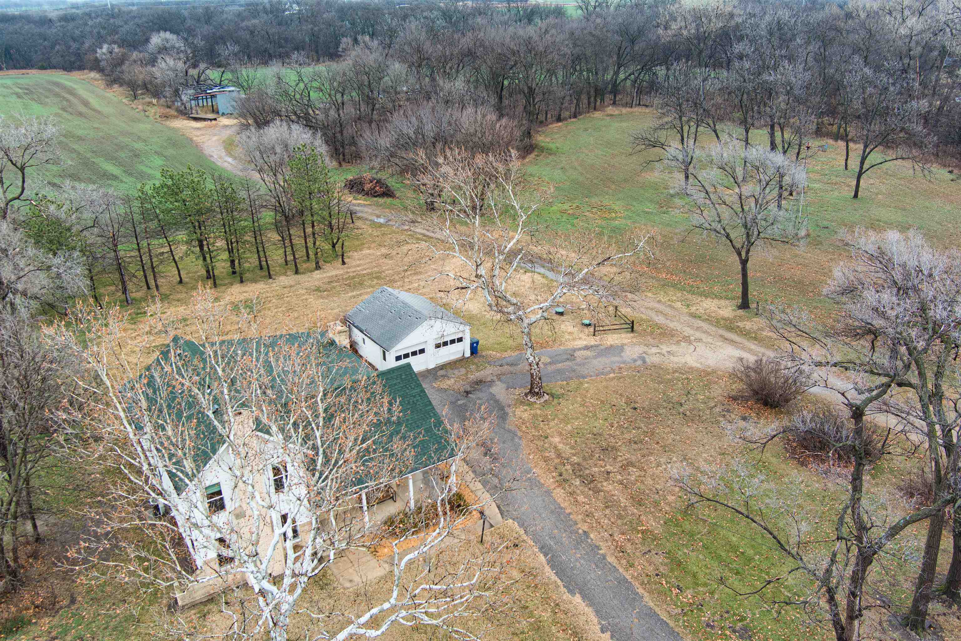 3565 E Country Club Rd, Salina, Kansas image 3