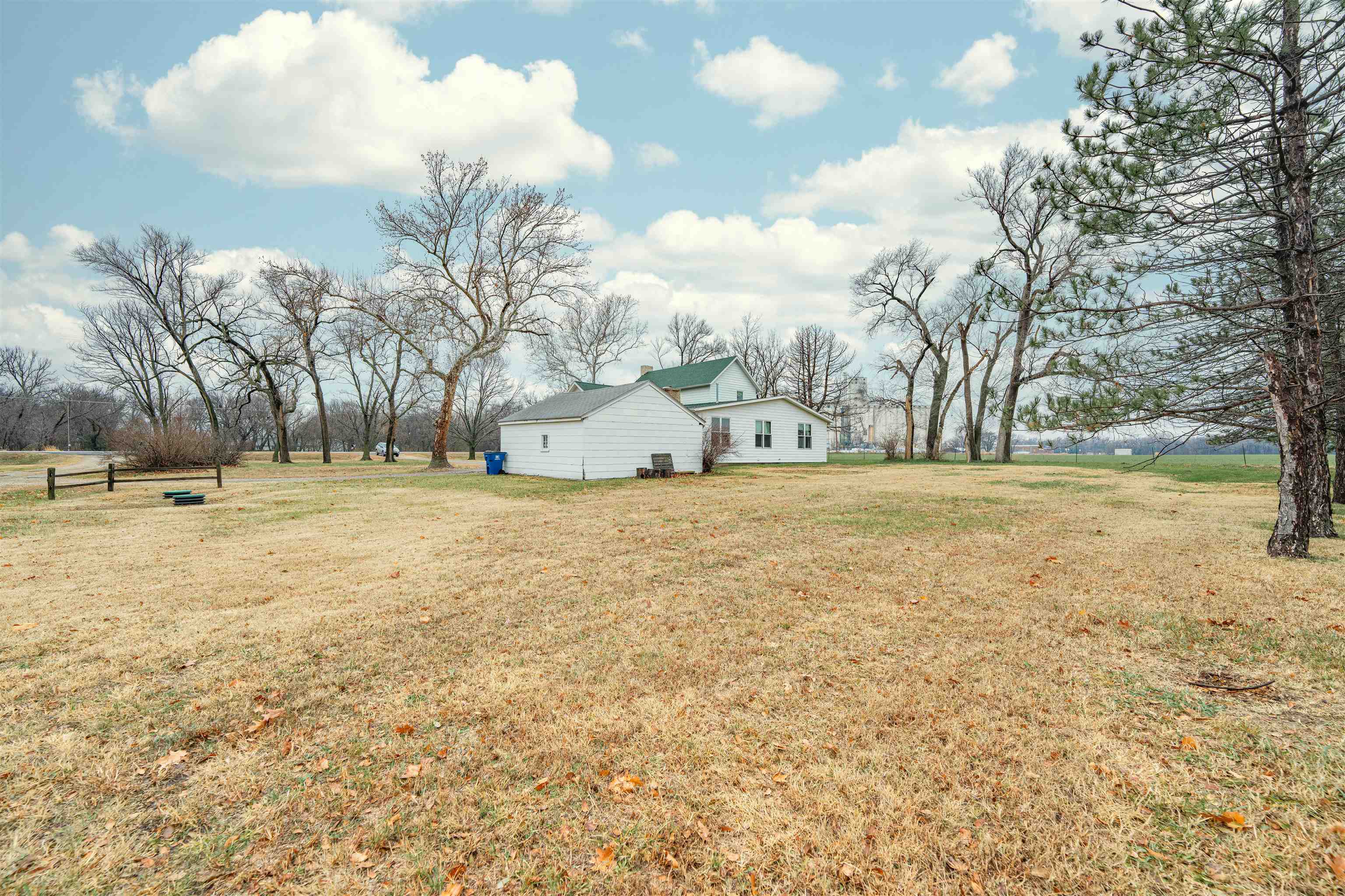 3565 E Country Club Rd, Salina, Kansas image 26