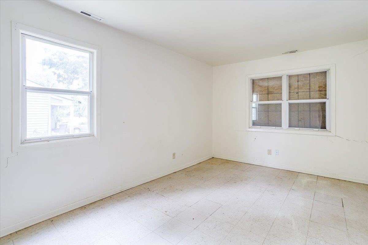 2343 N Poplar Ave, Wichita, Kansas image 6