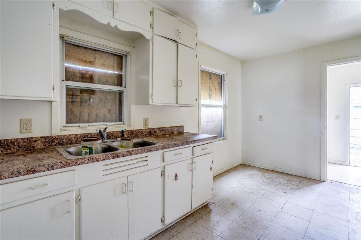 2343 N Poplar Ave, Wichita, Kansas image 4
