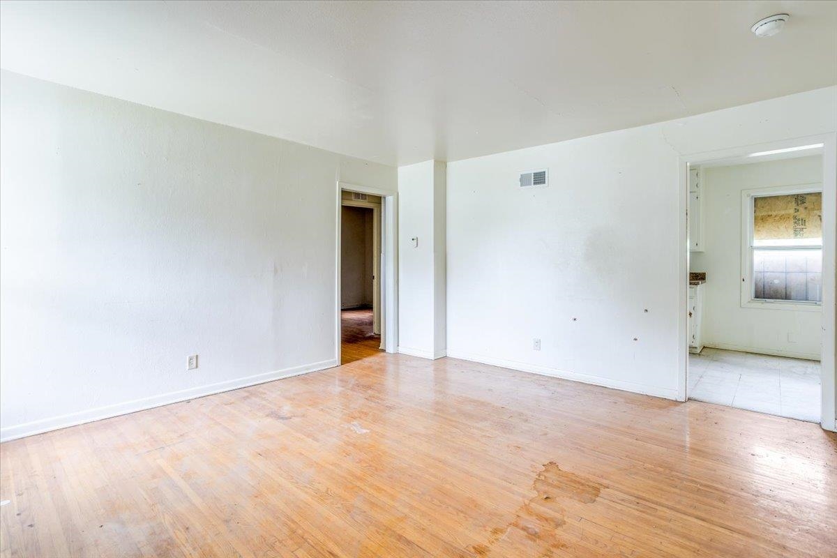 2343 N Poplar Ave, Wichita, Kansas image 2