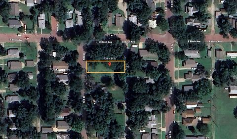 Photo of 724 N B St, Arkansas City, KS 67005 (MLS # 669249)