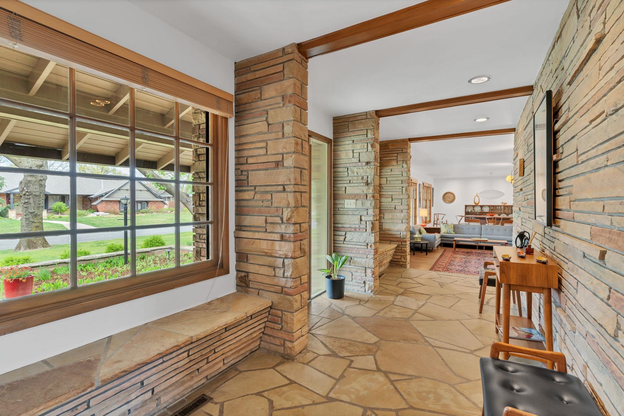 1210 N Willow Ln, Wichita, Kansas image 5