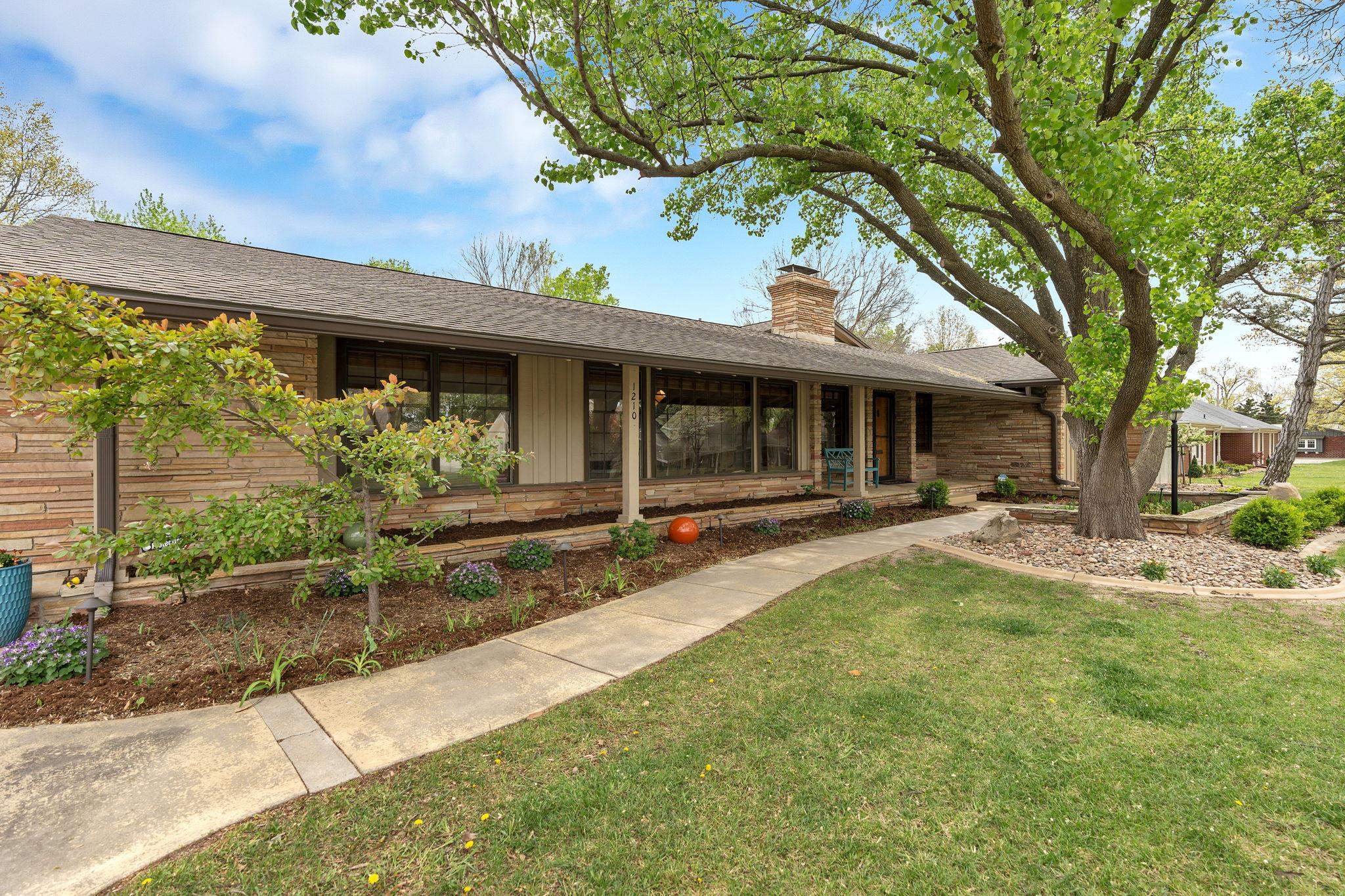 1210 N Willow Ln, Wichita, Kansas image 4